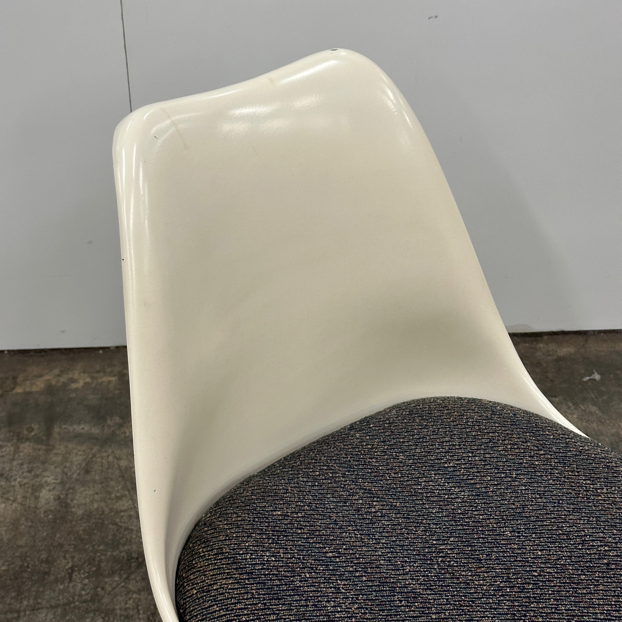 Tulip Chairs by Eero Saarinen for Knoll