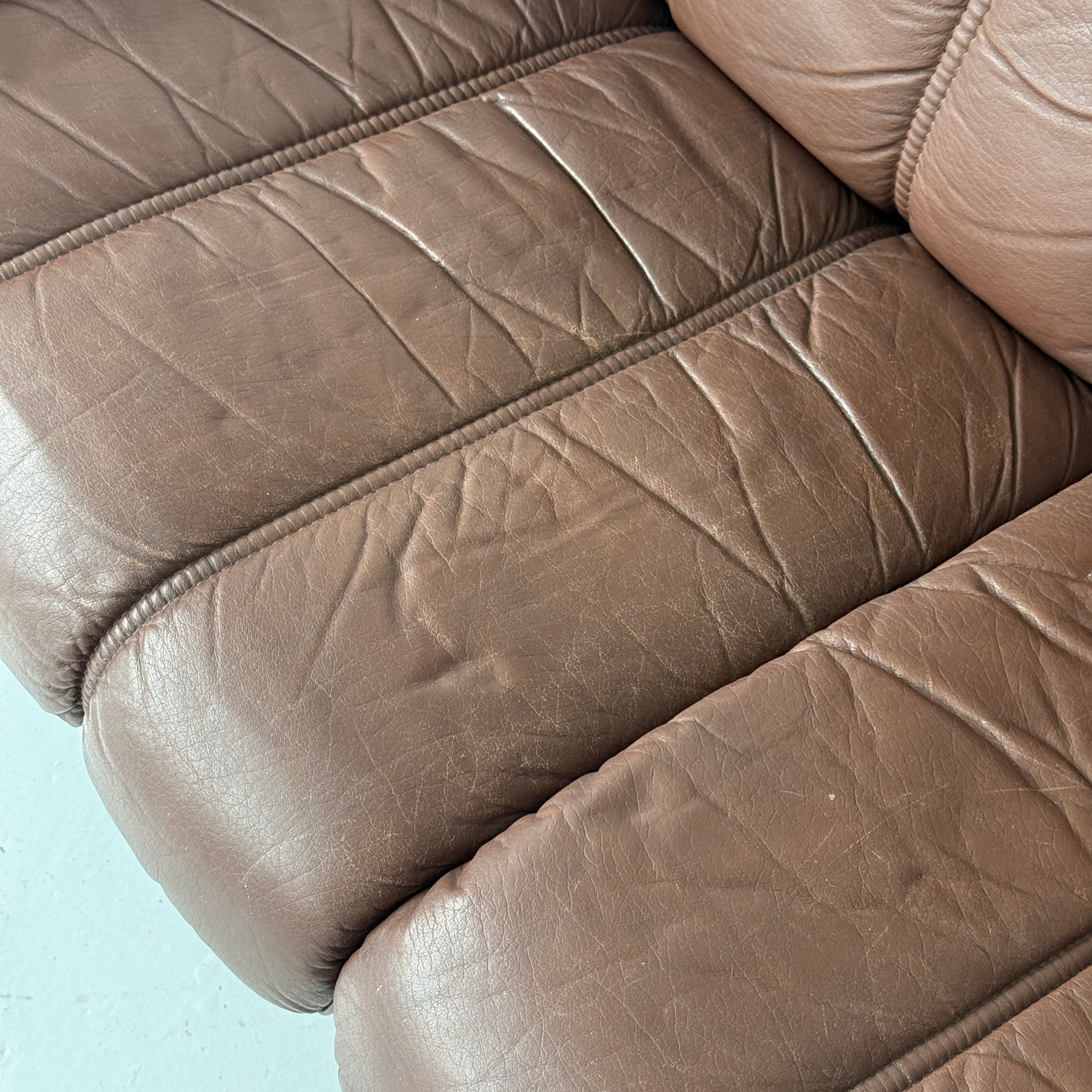 Leather Montana Settee by Ekornes