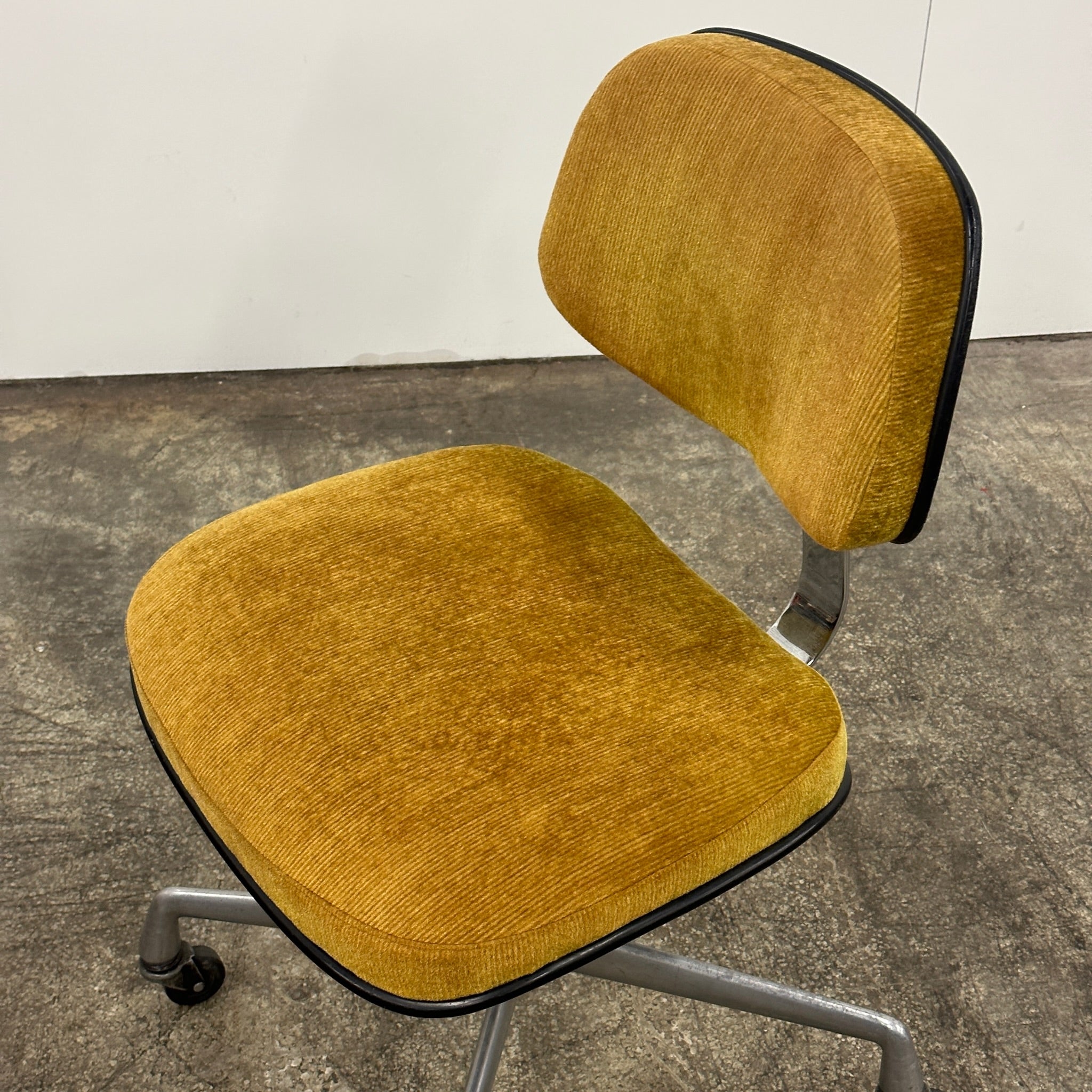 EC228 Secretary Chair by Charles and Ray Eames for Herman Miller