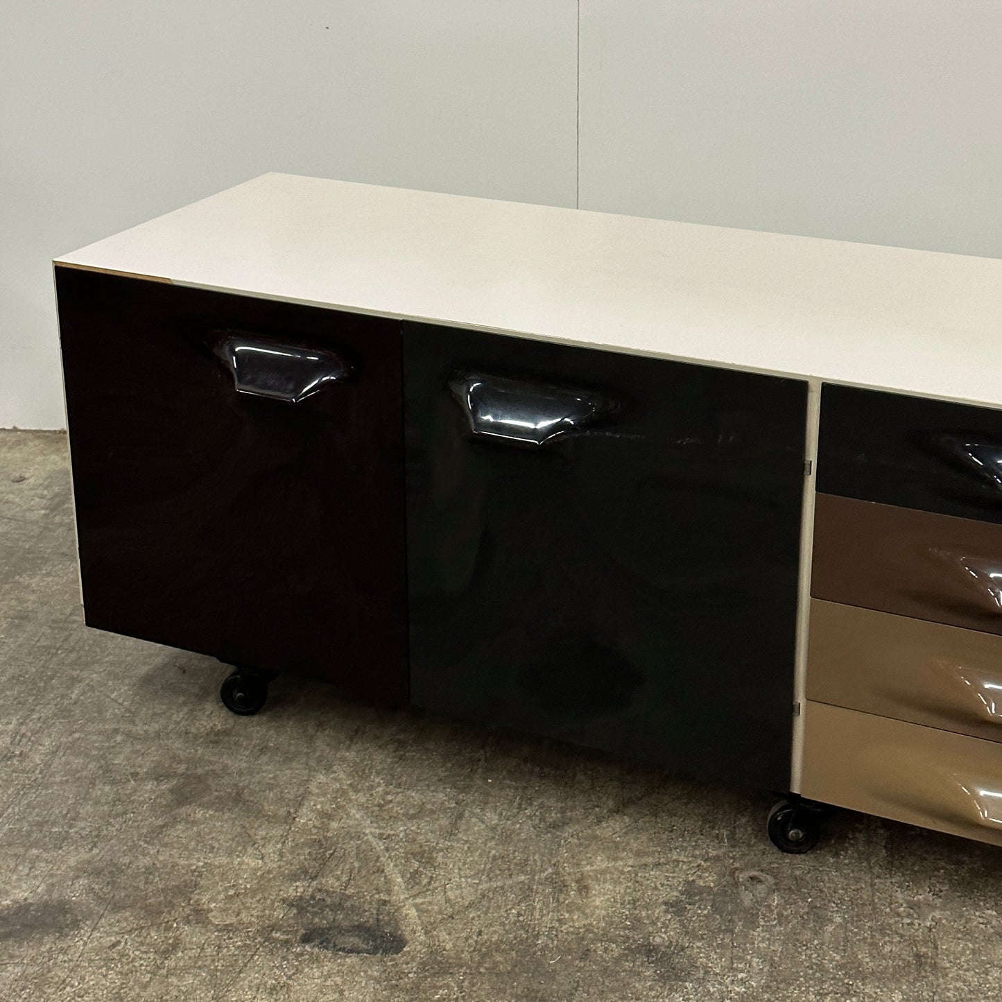 DF2000 Cabinet/Credenza by Raymond Loewy for Doubinsky Freres