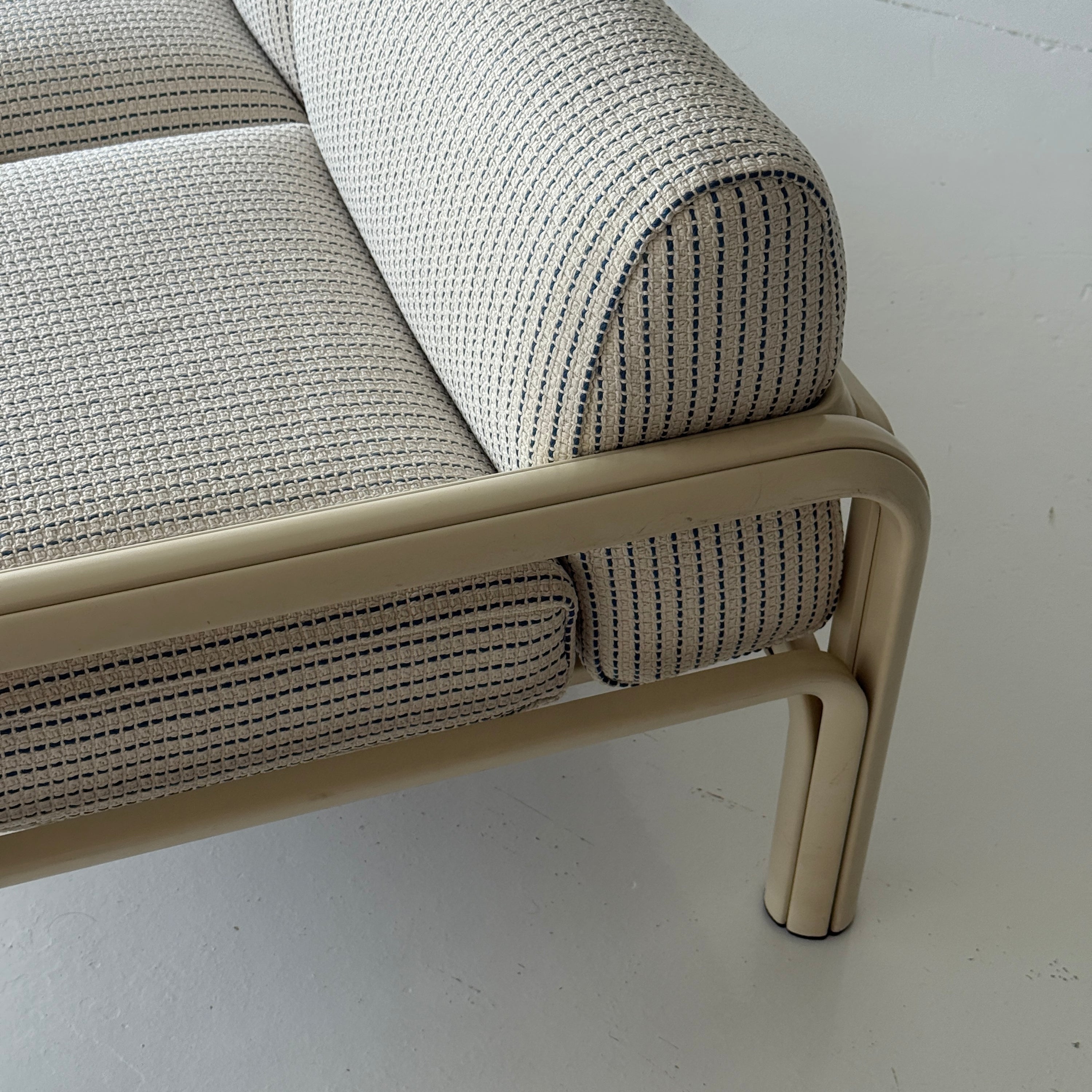 Orsay Sofa by Gae Aulenti for Knoll
