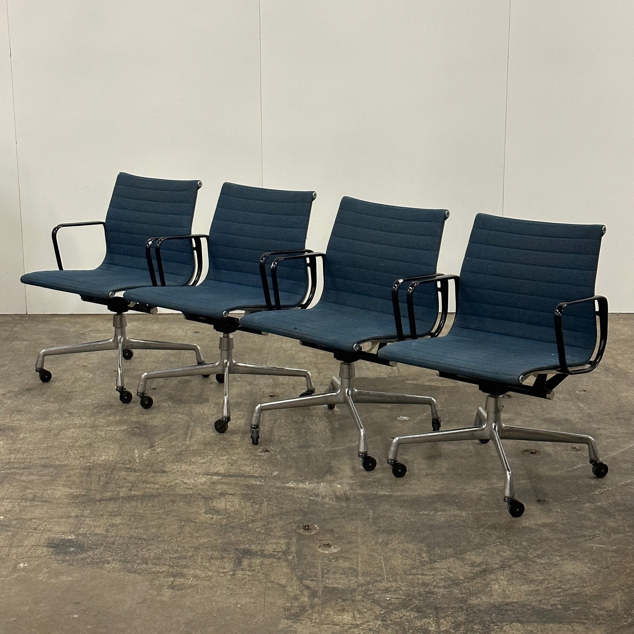 Aluminum Group Chairs by Herman Miller