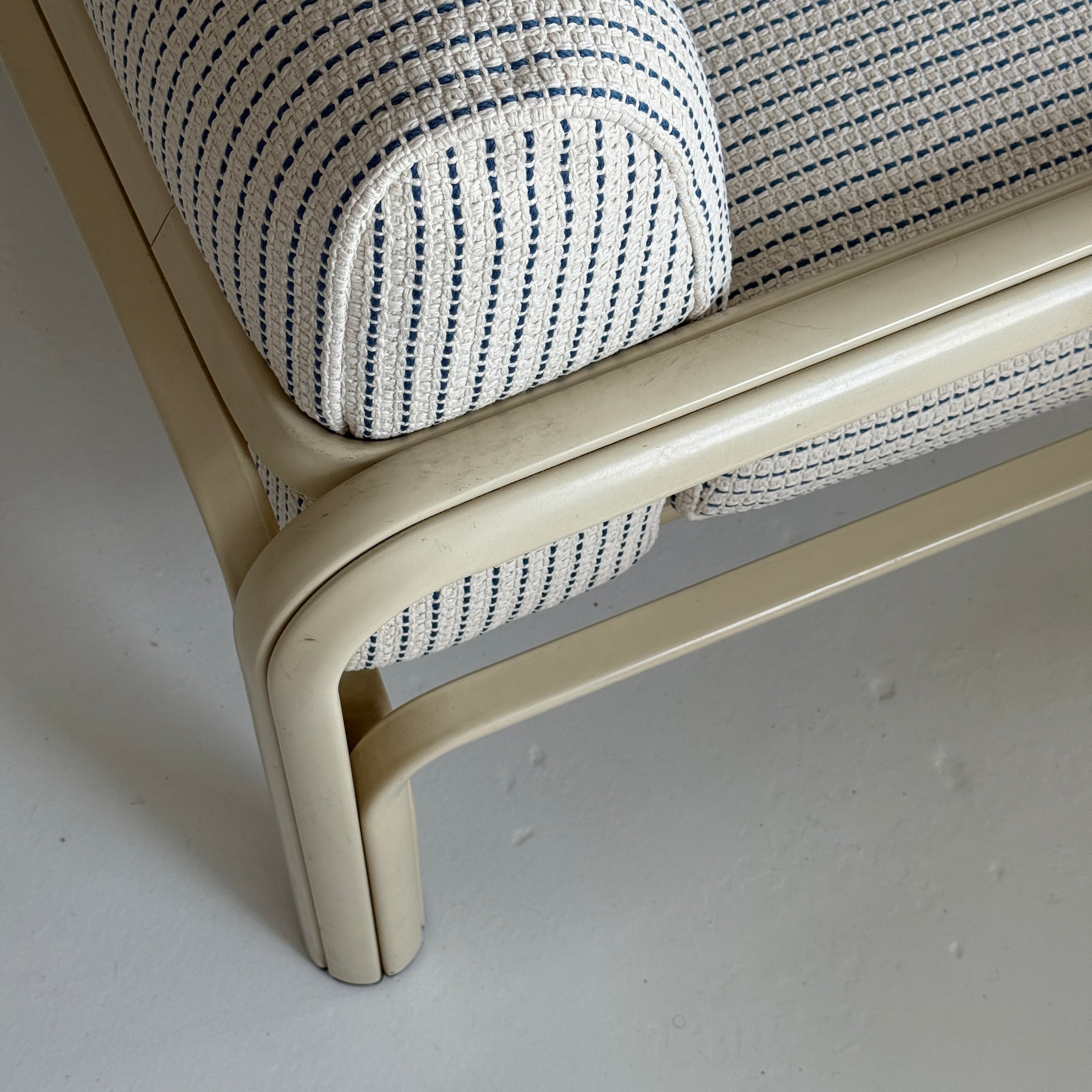 Orsay Sofa by Gae Aulenti for Knoll