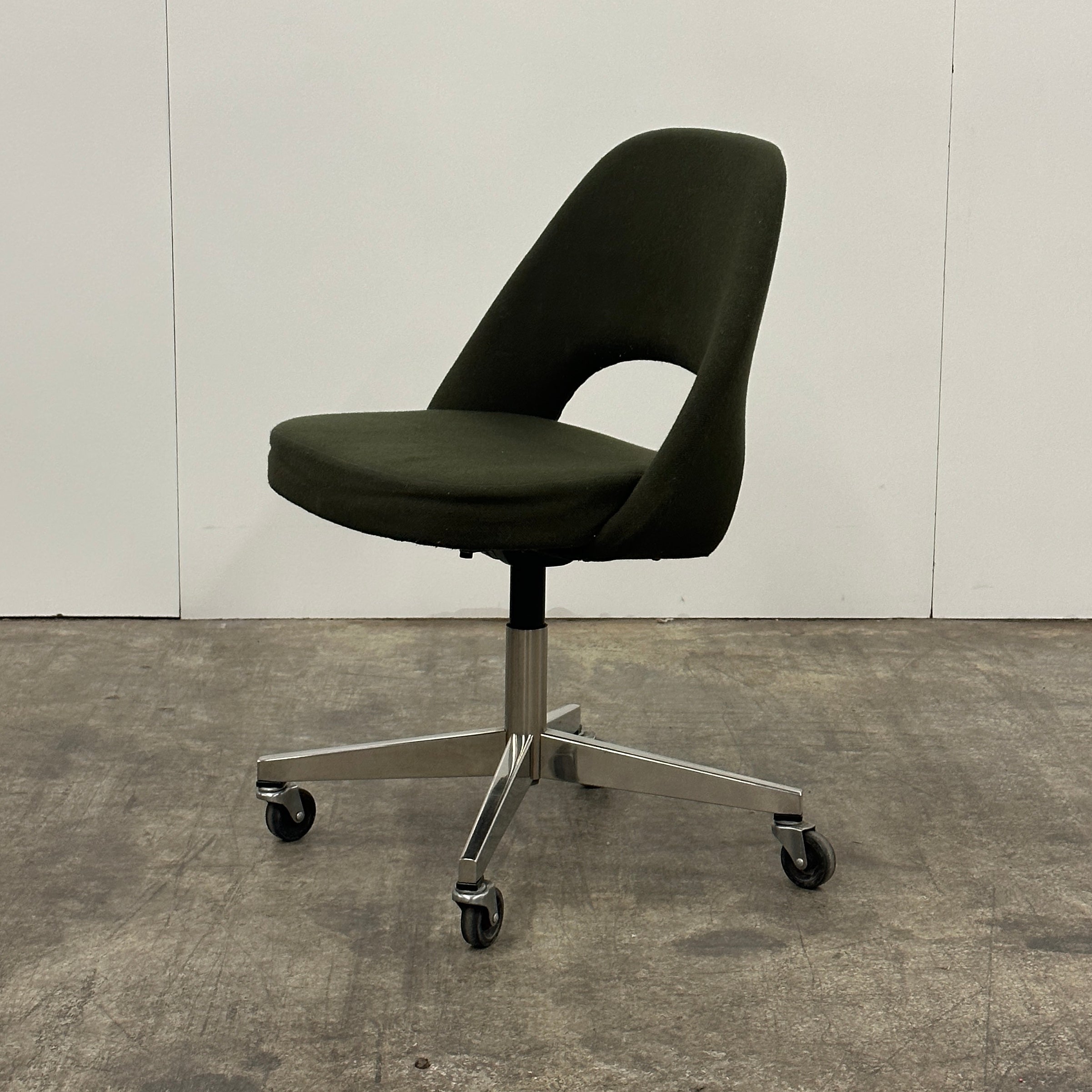 Armless Executive Chair by Eero Saarinen for Knoll