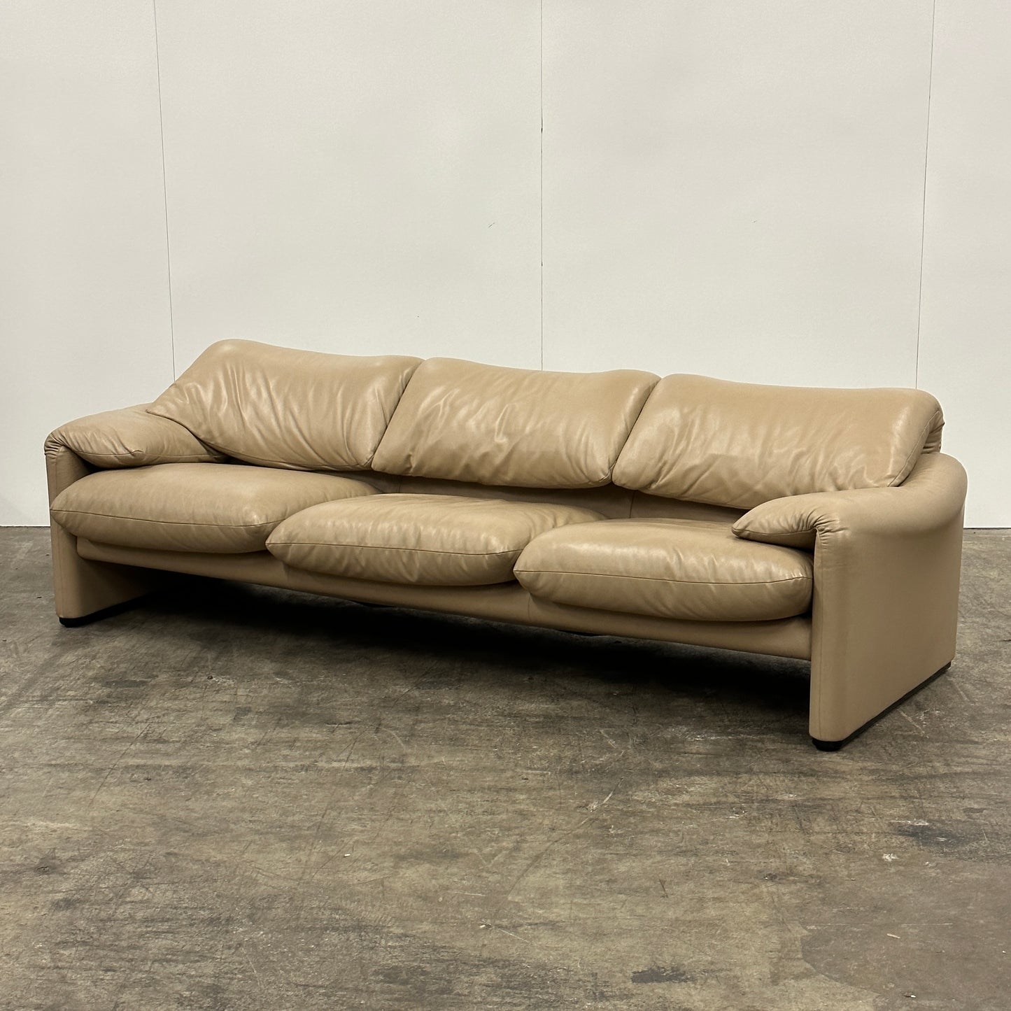 Maralunga Sofa by Vico Magistretti for Cassina