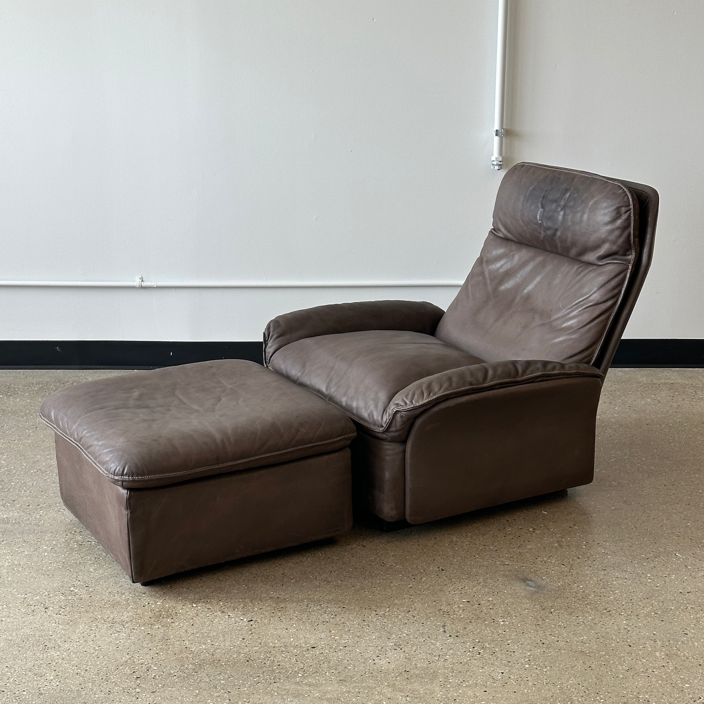 DS-49 Lounge Chair/Ottoman by De Sede