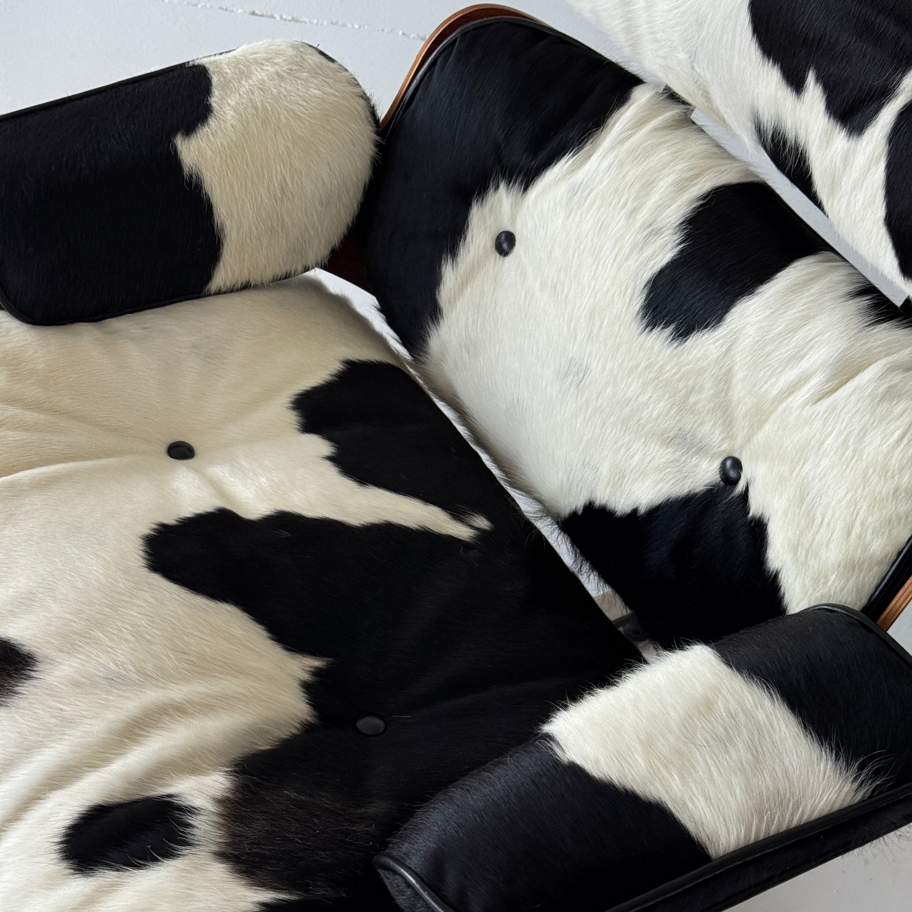 670 Lounge Chair in Cowhide by Charles & Ray Eames for Herman Miller