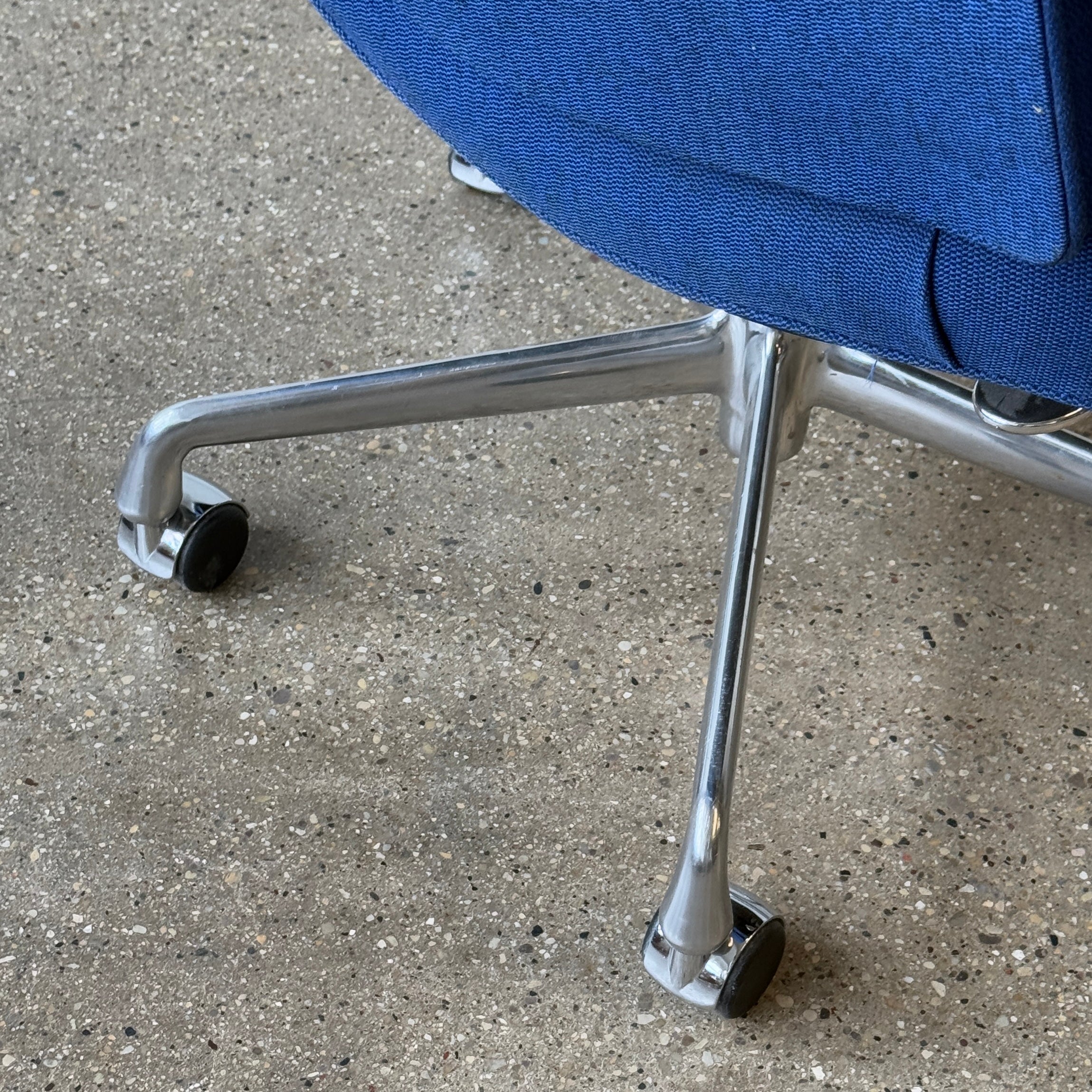 Time Life Management Desk Chair by Charles & Ray Eames for Herman Miller