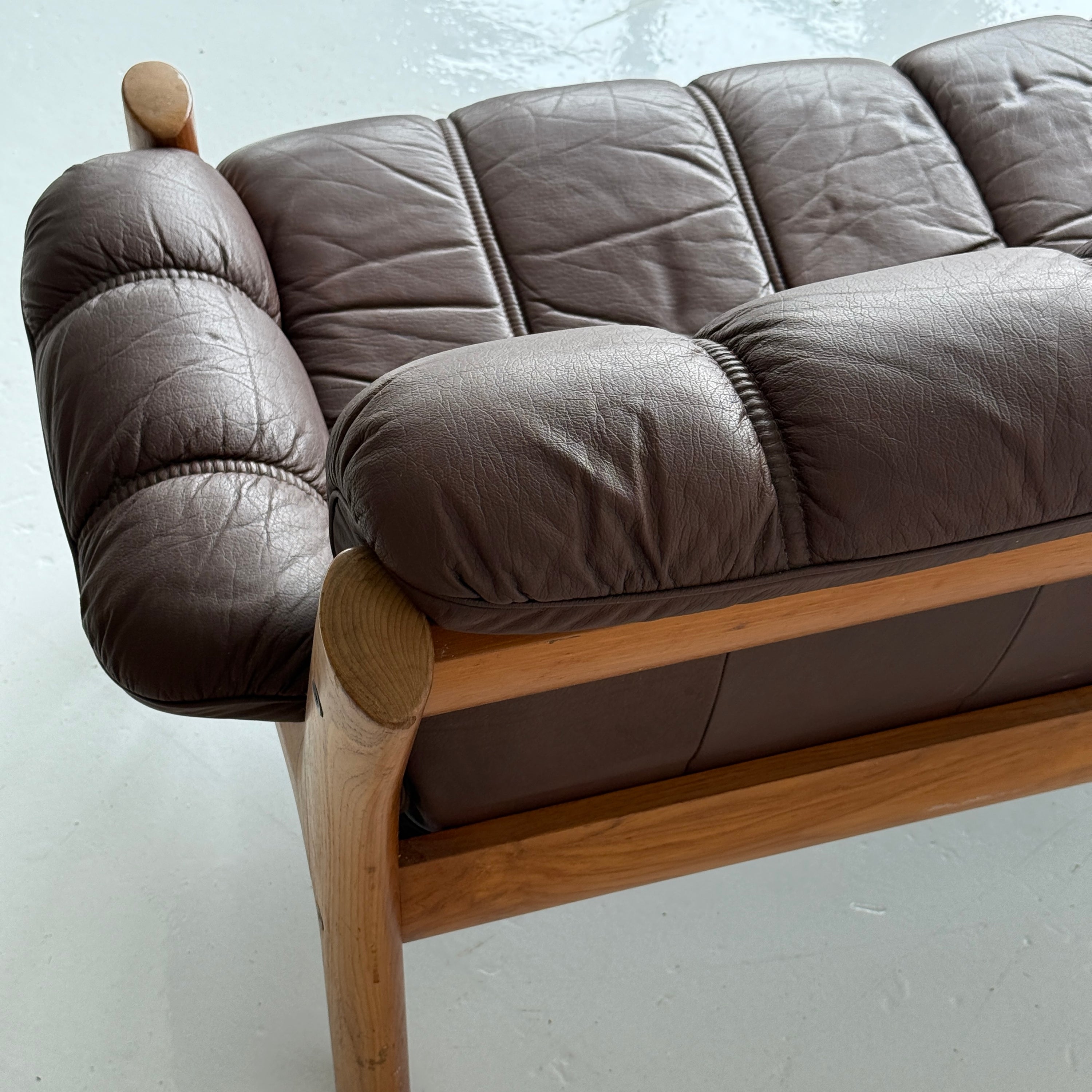 Leather Montana Settee by Ekornes