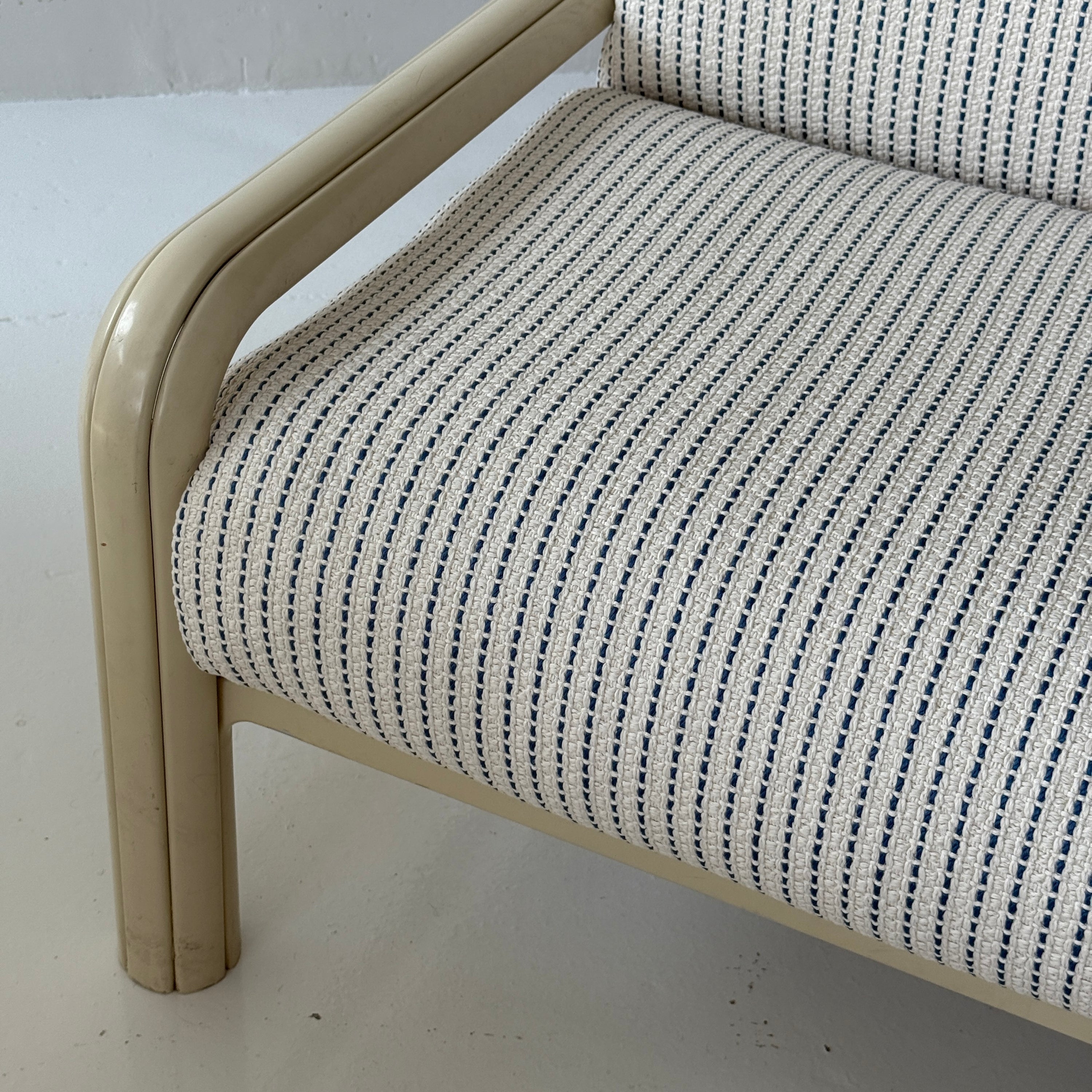 Orsay Sofa by Gae Aulenti for Knoll