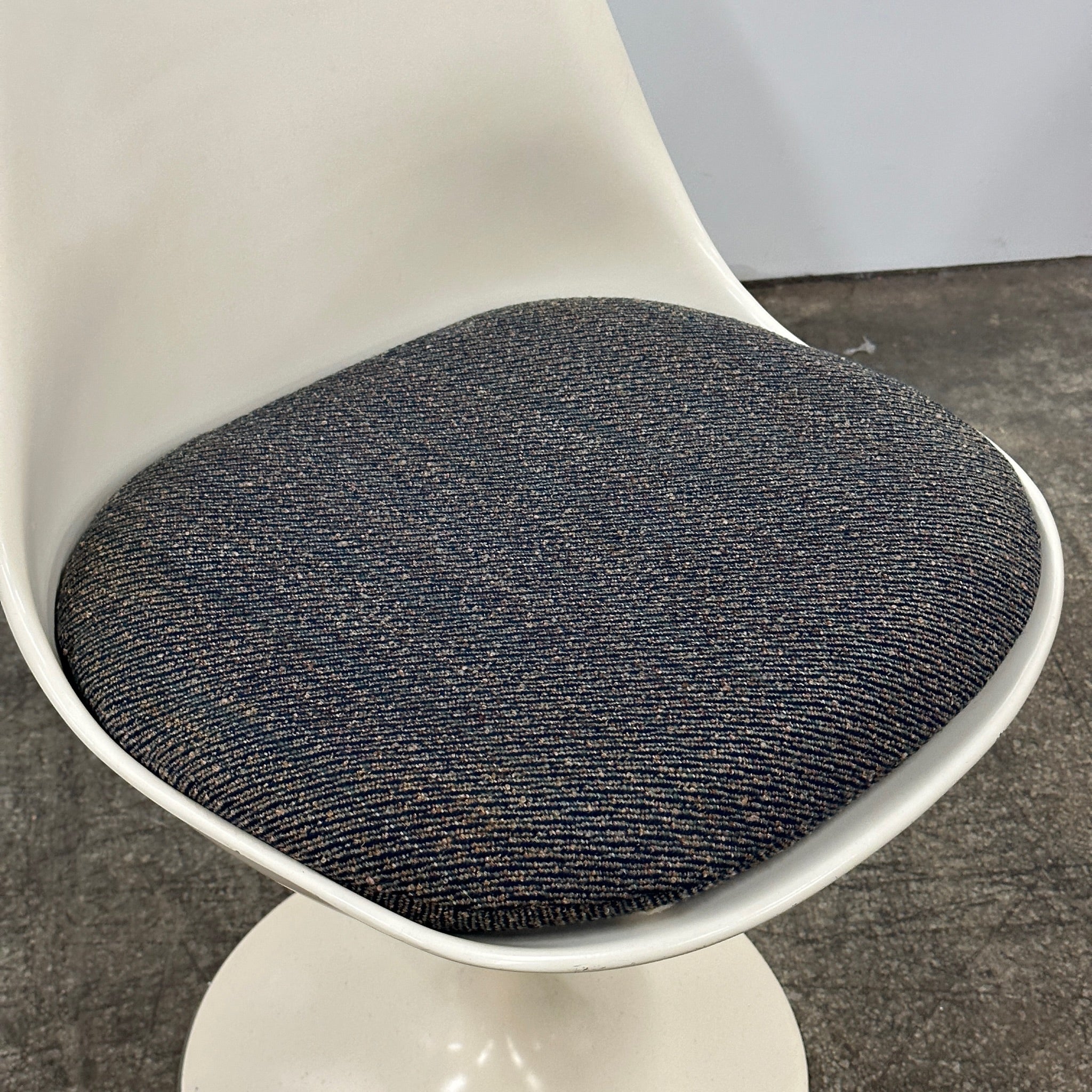 Tulip Chairs by Eero Saarinen for Knoll