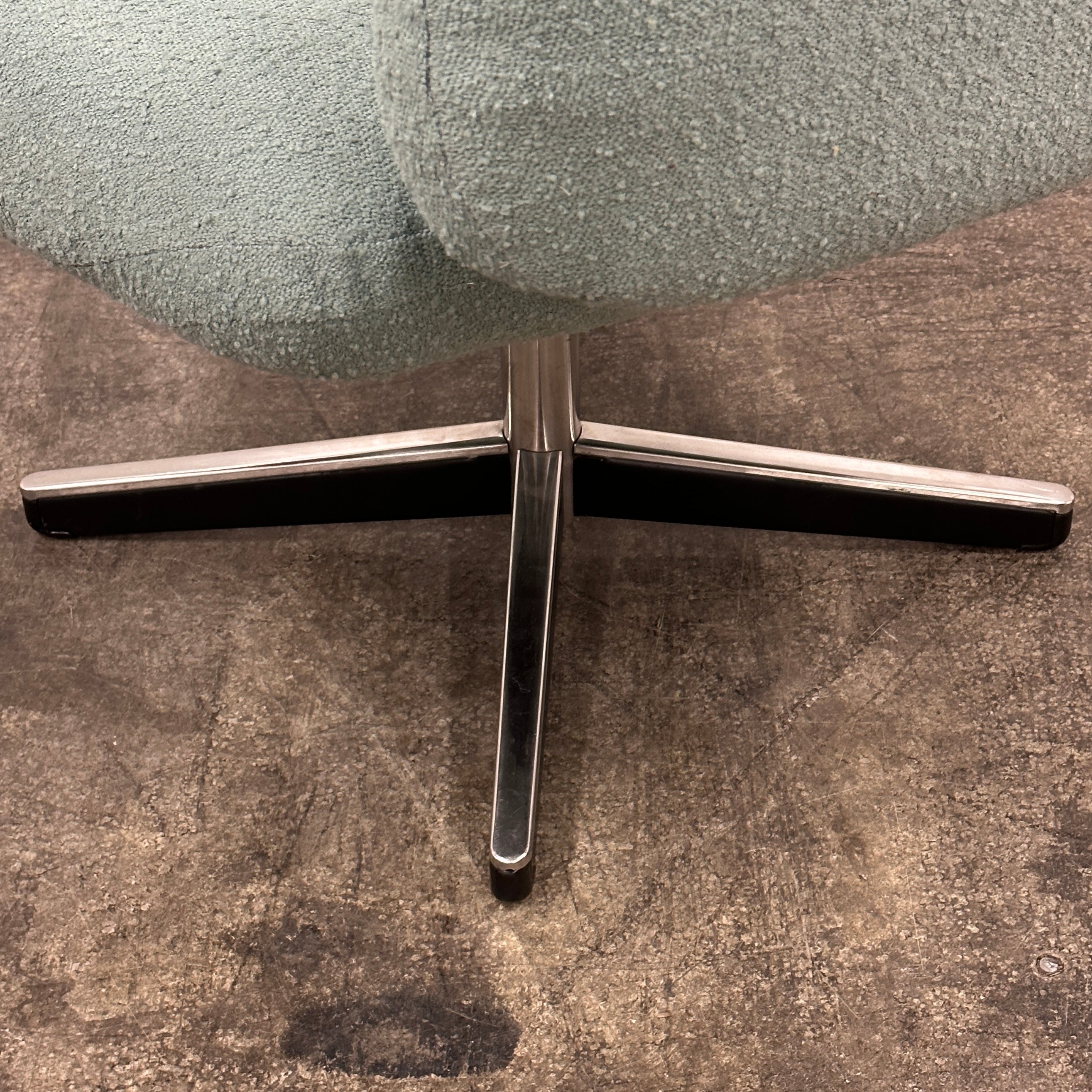 Executive Low Back Office Chair by Otto Zapf for Knoll