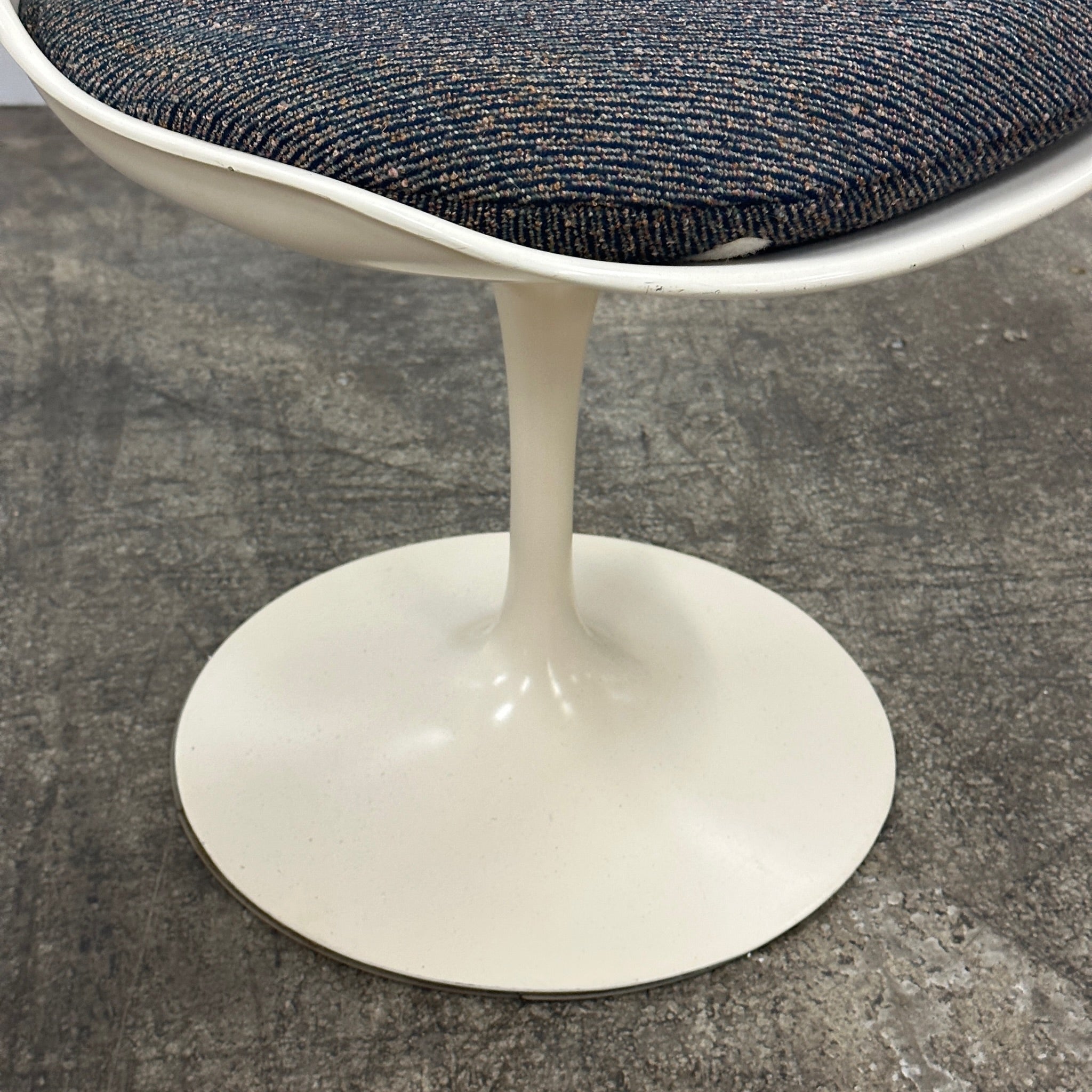 Tulip Chairs by Eero Saarinen for Knoll