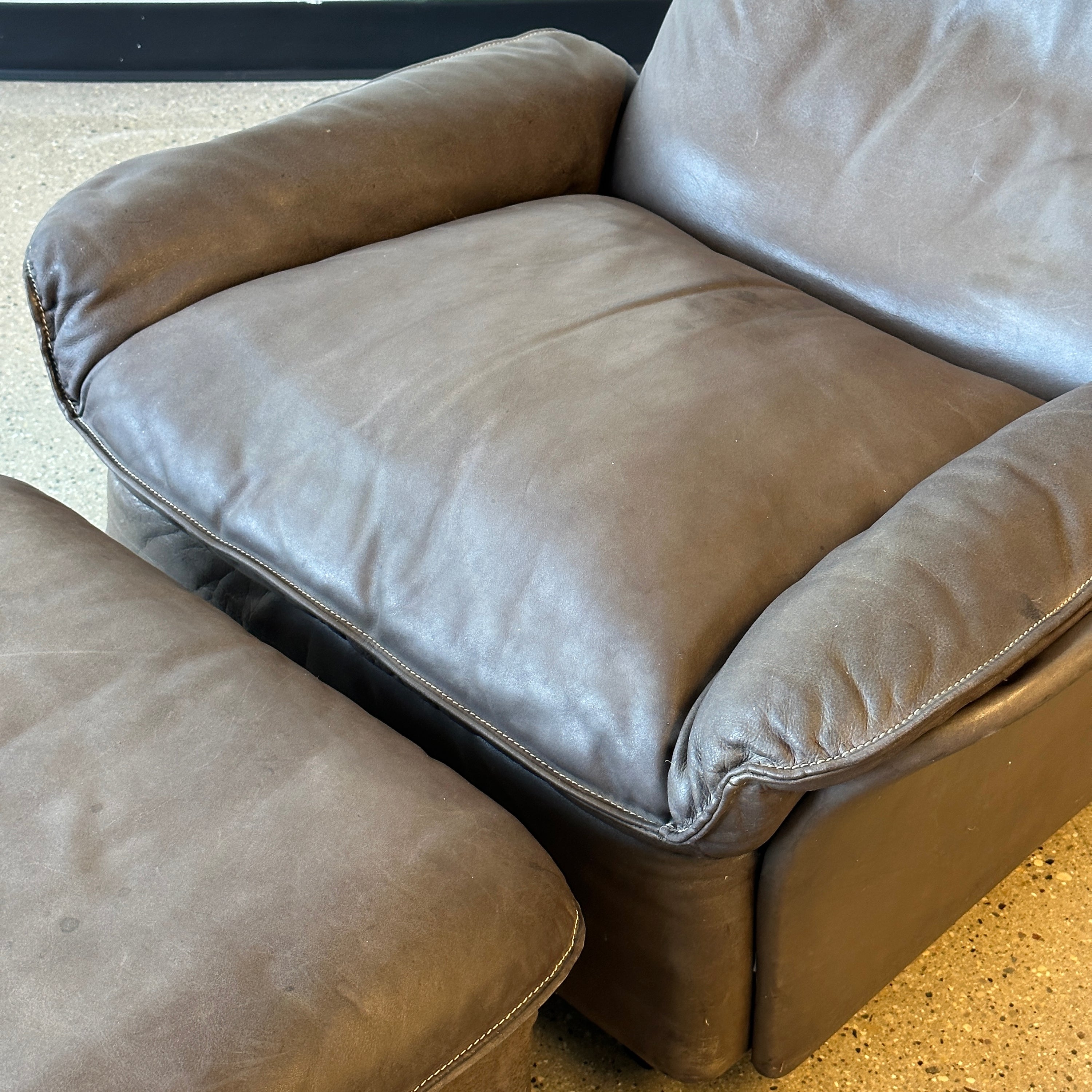 DS-49 Lounge Chair/Ottoman by De Sede