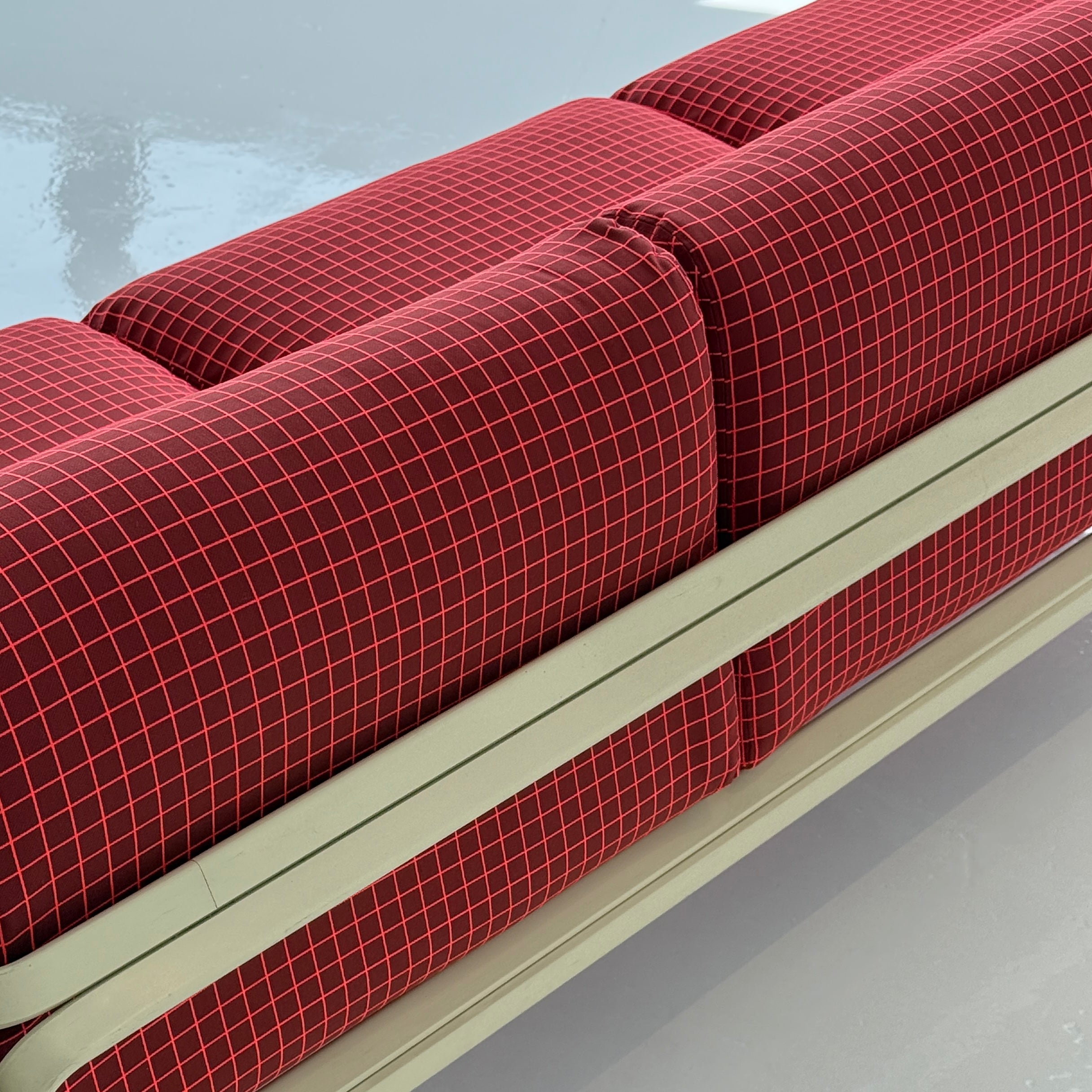 Orsay Sofa by Gae Aulenti for Knoll in Maharam Grid by Scholten &
Baijings