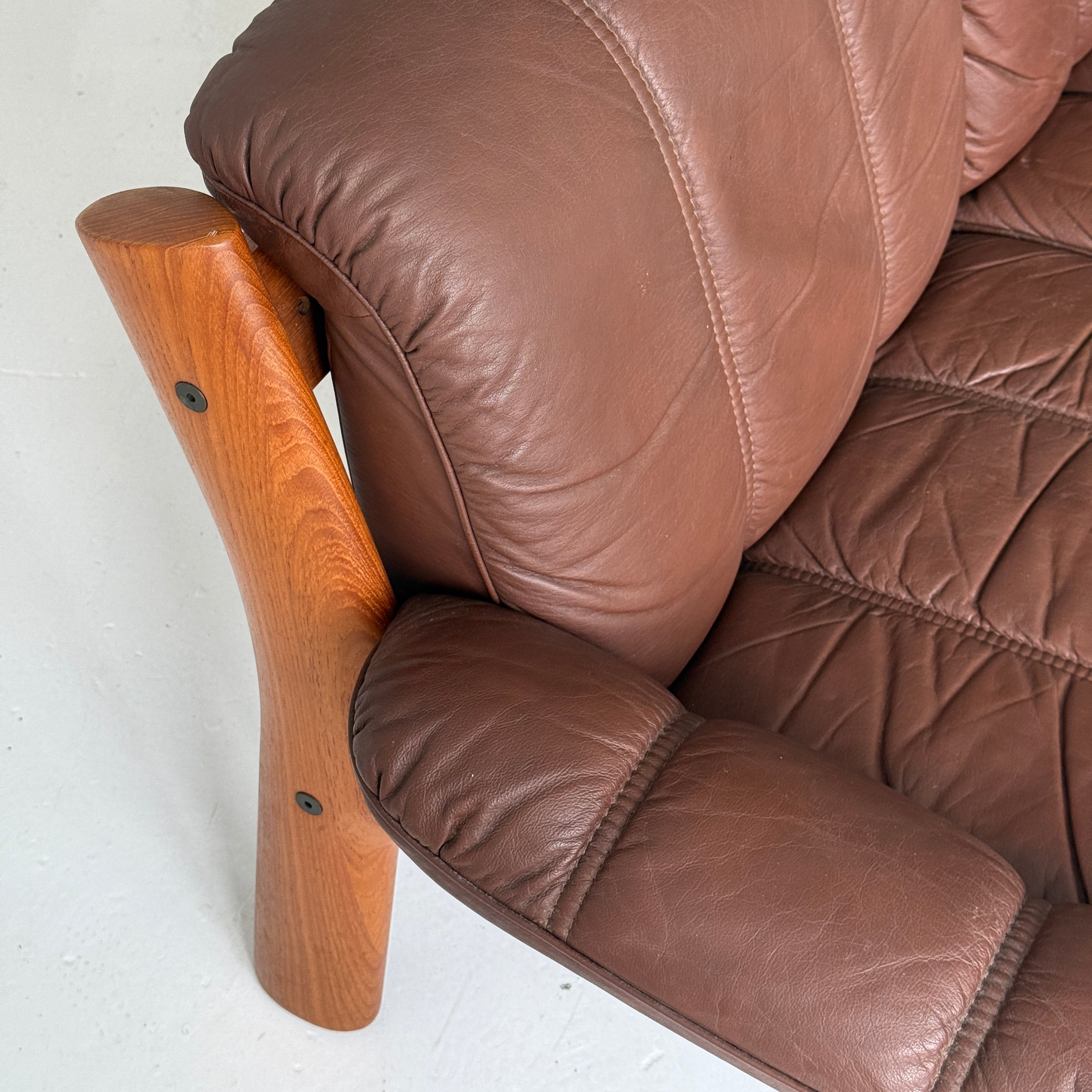 Leather Montana Settee by Ekornes
