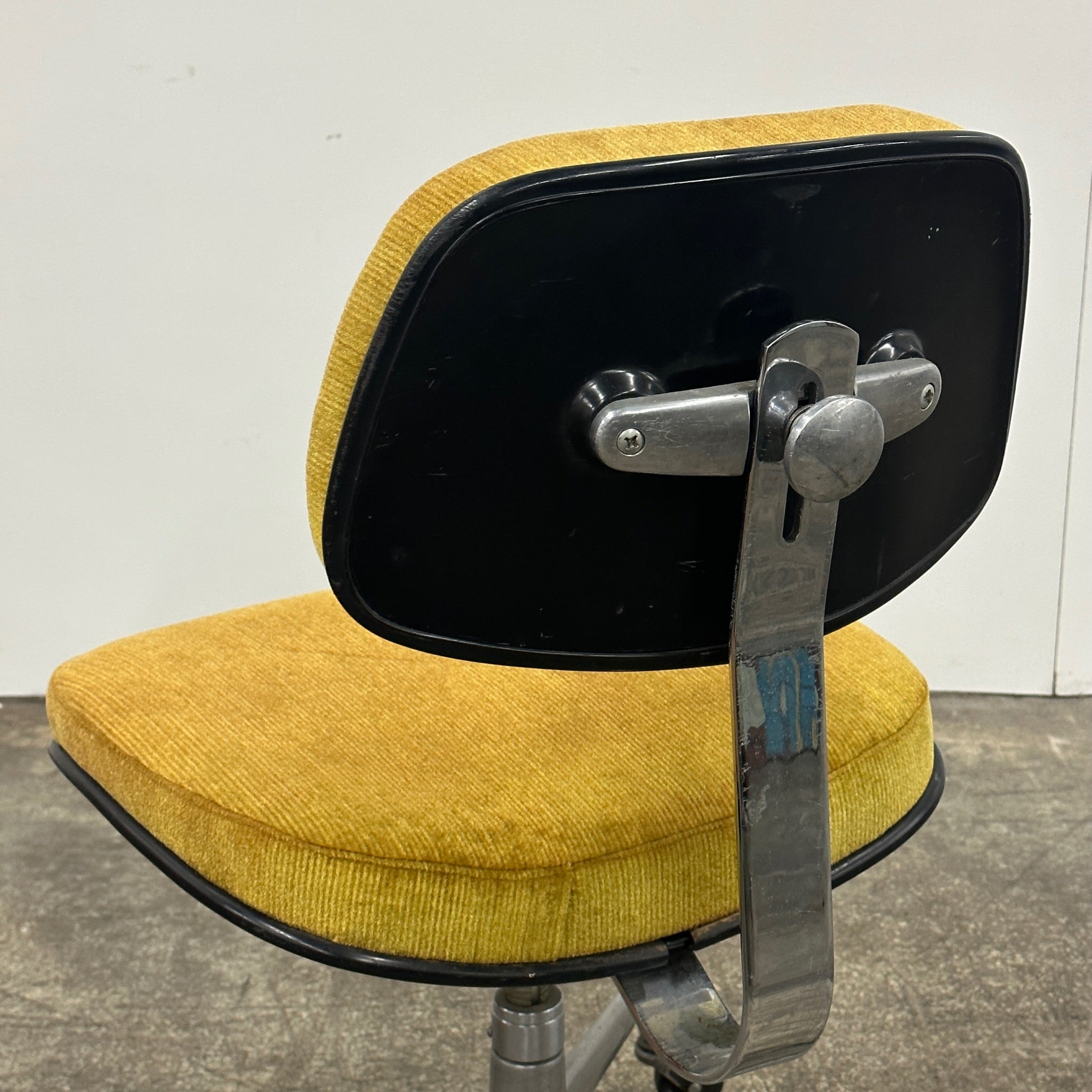 EC228 Secretary Chair by Charles and Ray Eames for Herman Miller