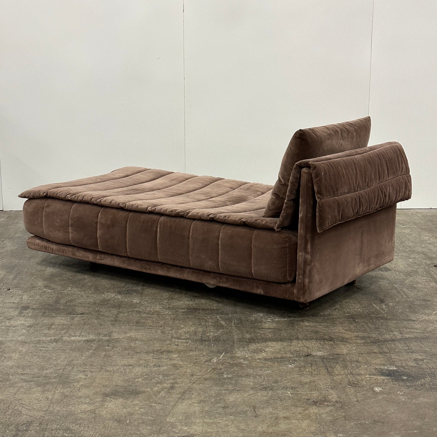 Vintage Daybed/Chaise by Preview