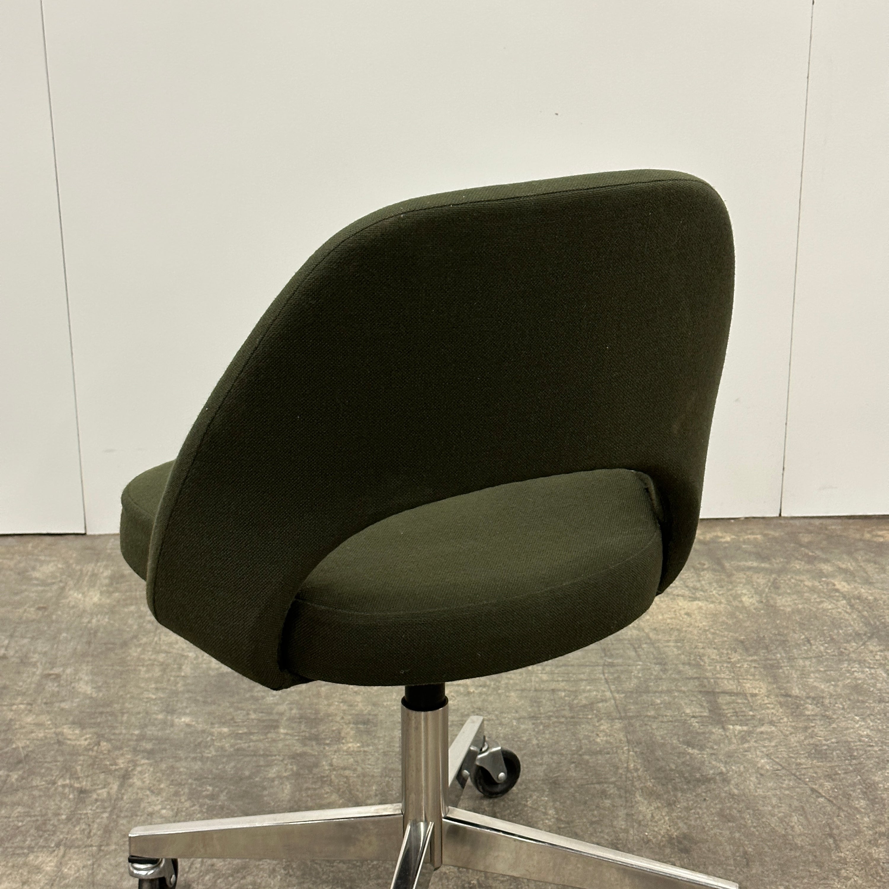 Armless Executive Chair by Eero Saarinen for Knoll