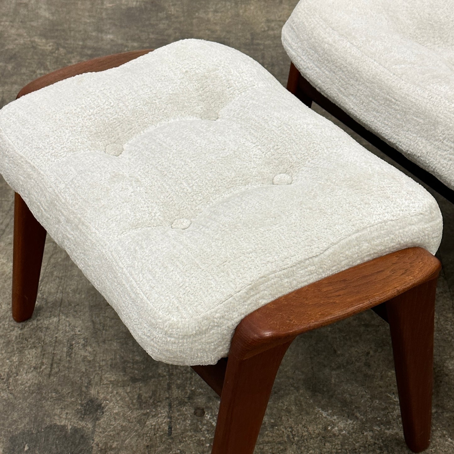 Scoop Lounge Chair/Ottoman by R. Huber