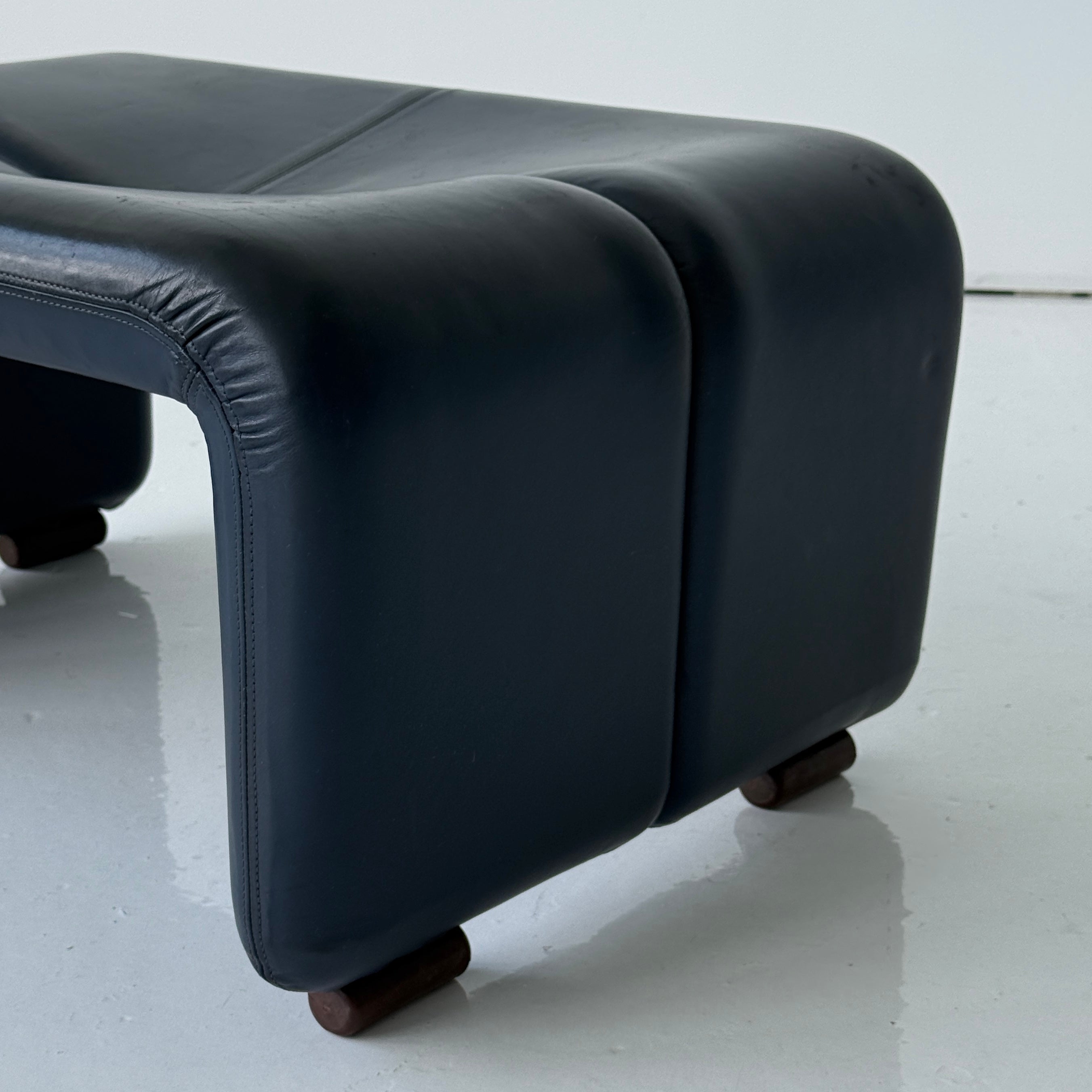 Coronado Navy Leather Ottoman by Afra + Tobia Scarpa for B&B Italia