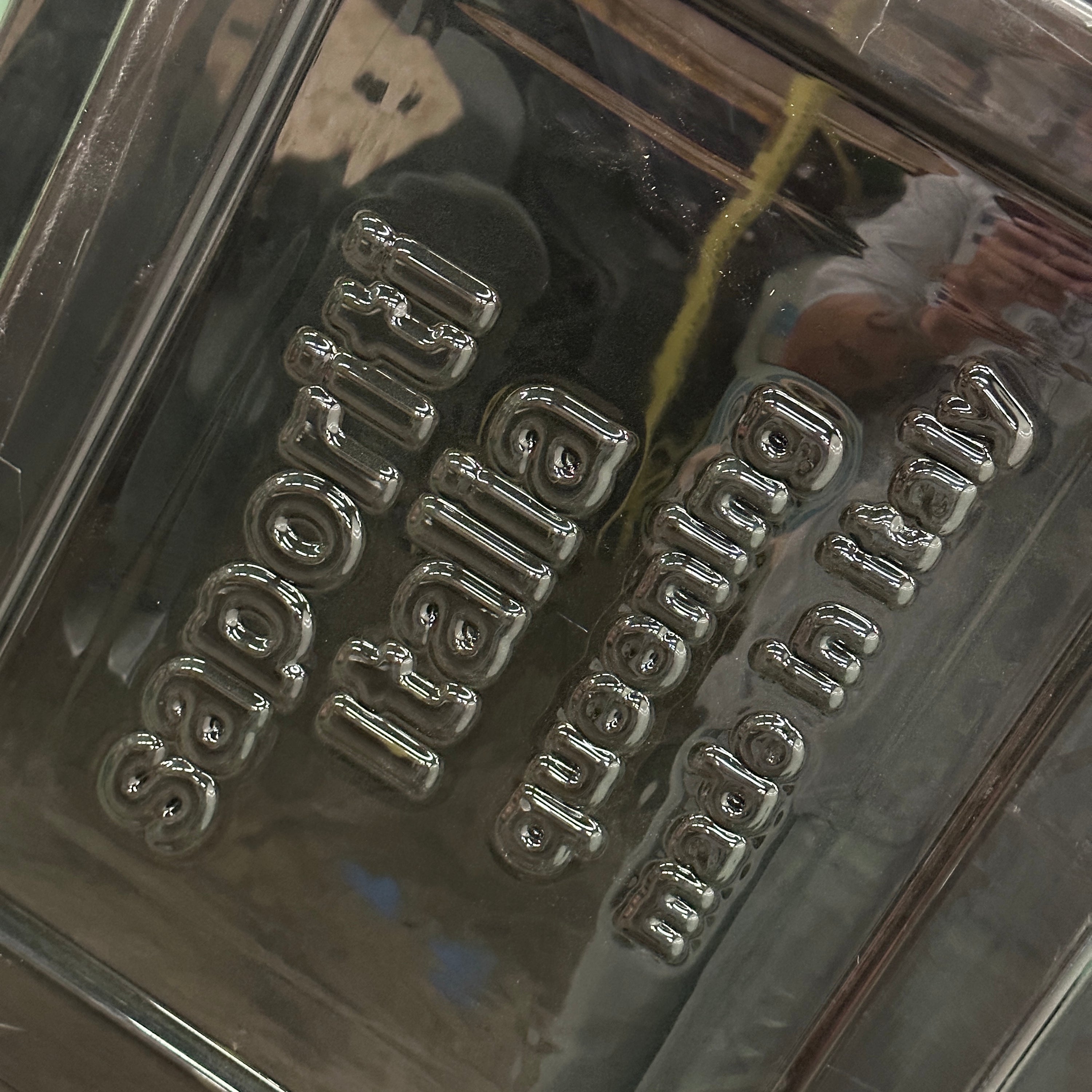 Queening Settee in Leather by Giovanni Offredi for Saporiti