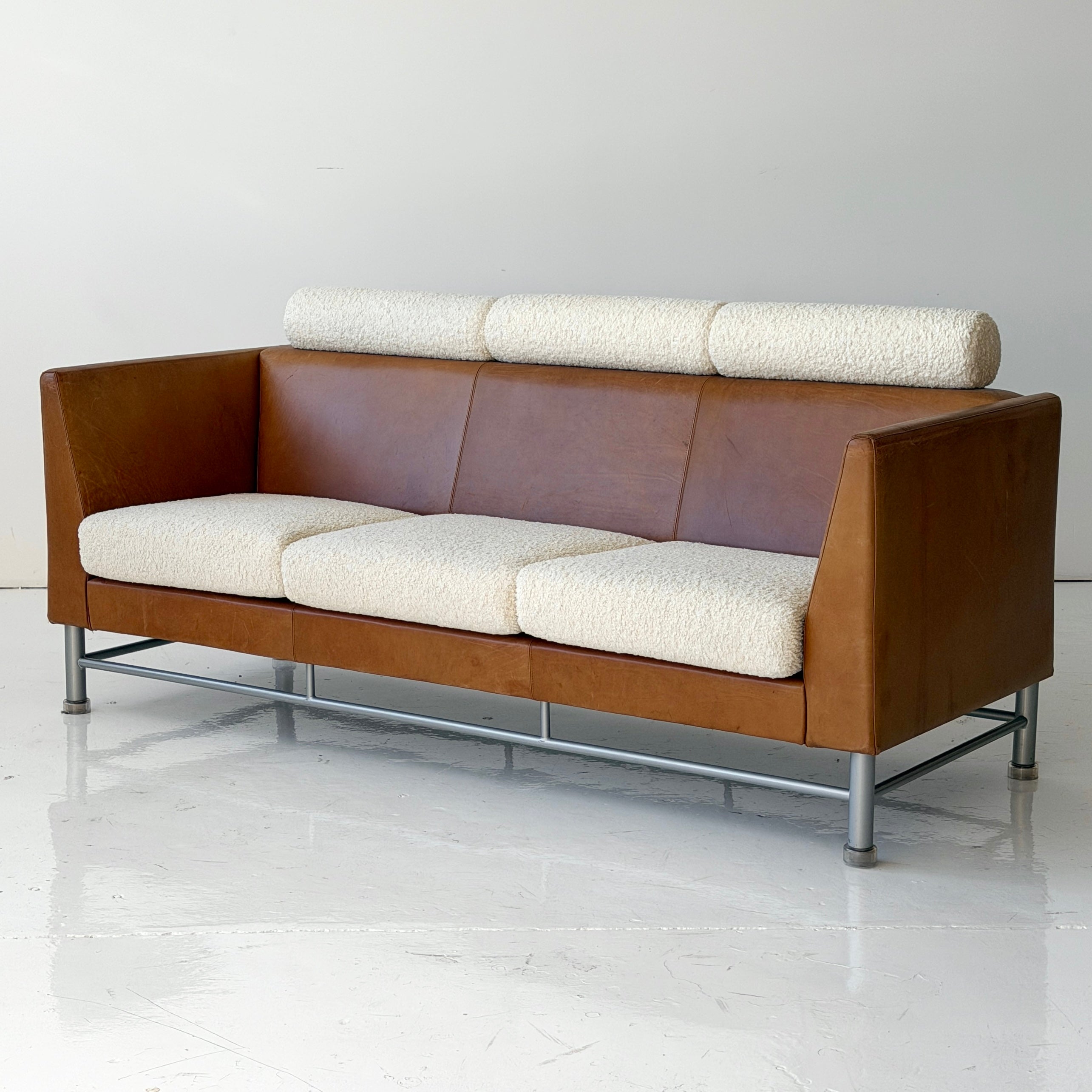 1人掛けソファ knoll : 90's Eastside Sofa, Sottsass Eastside Sofa by Ettore Sottsass for Knoll – spotexclamationpoint