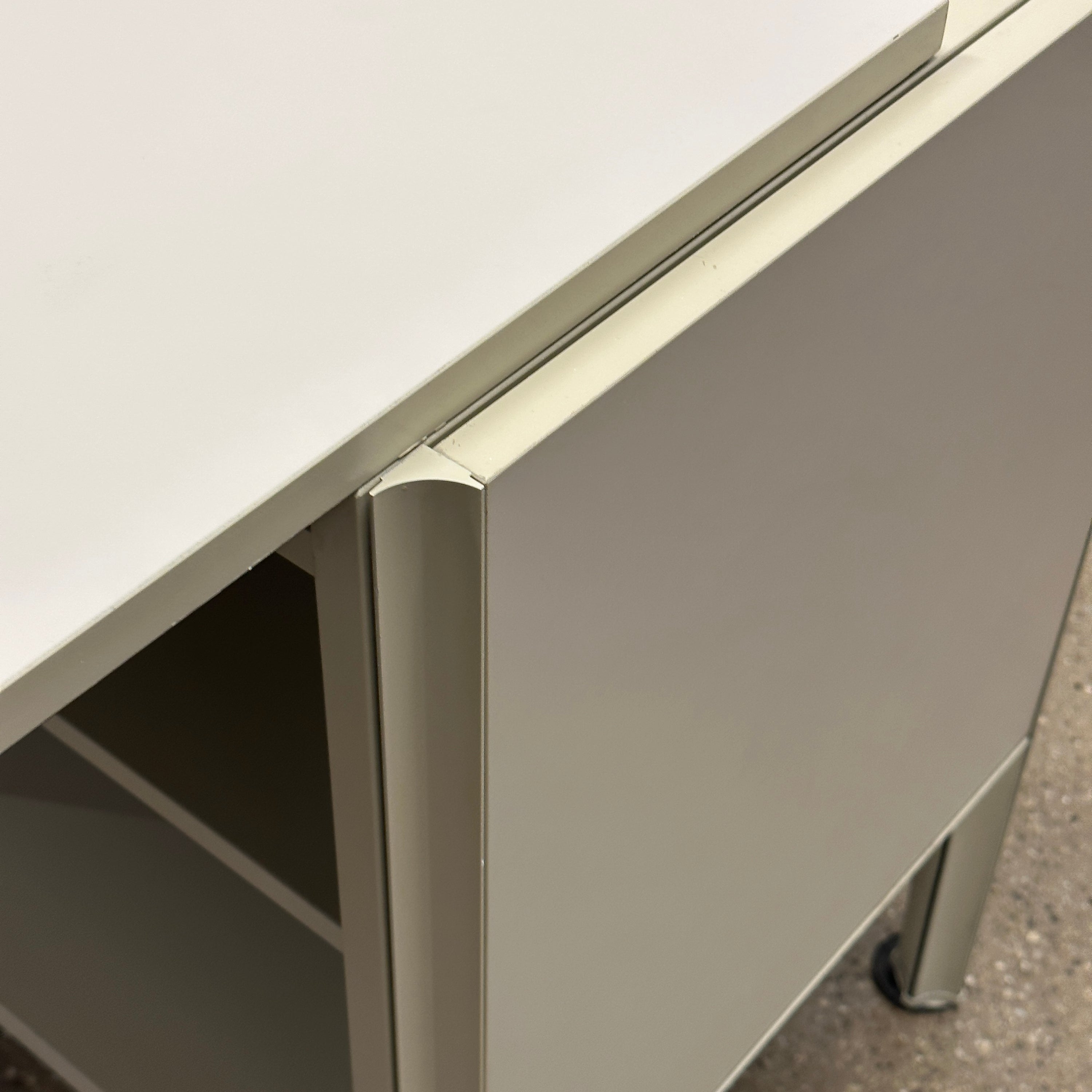 DF2000 Desk by Raymond Loewy for Doubinsky Freres