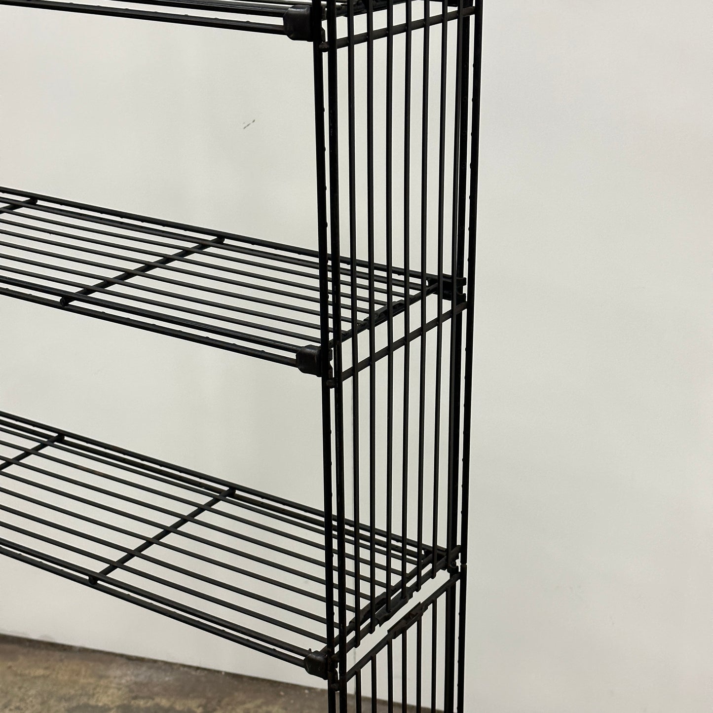 Multistrux Iron Shelving by Multimueble