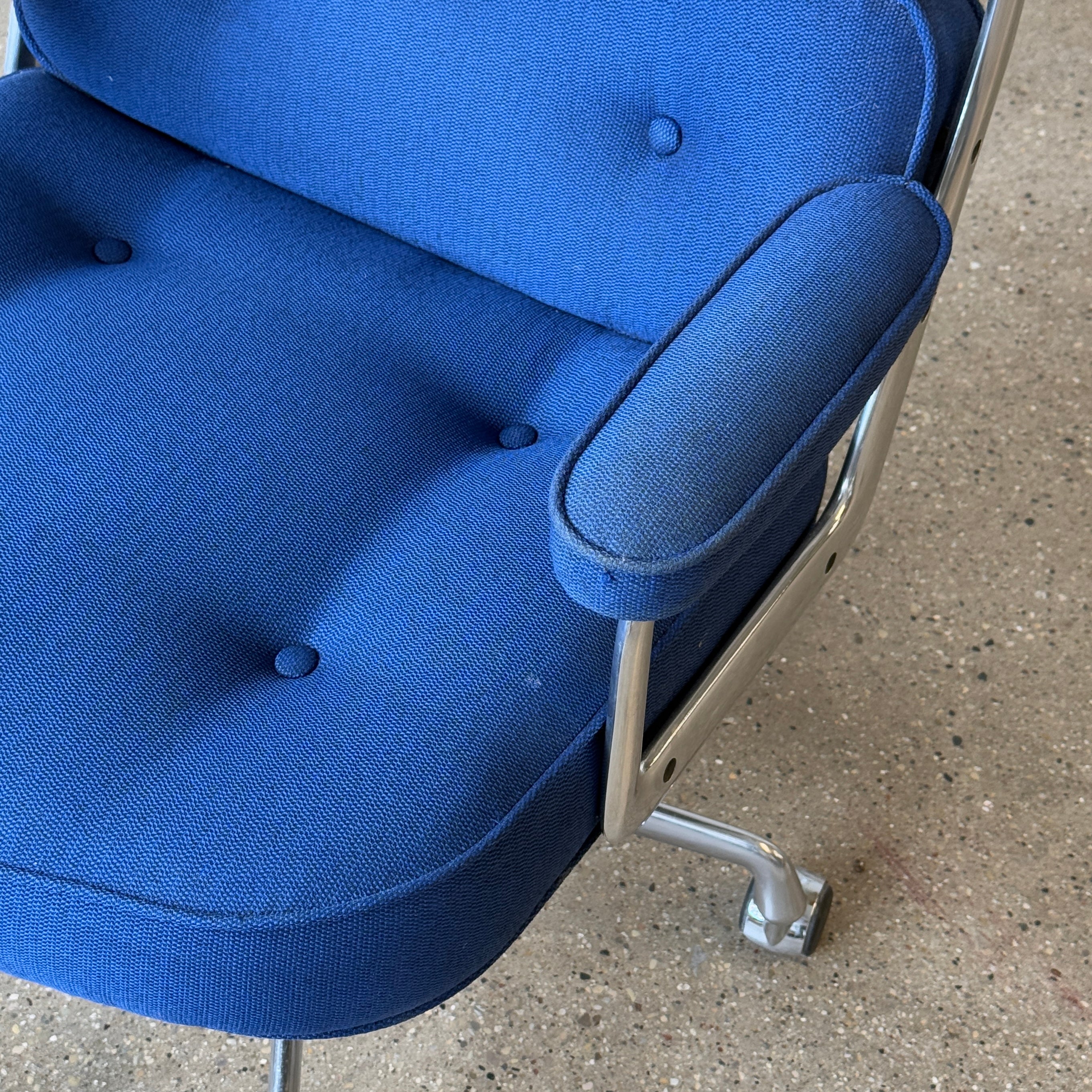 Time Life Management Desk Chair by Charles & Ray Eames for Herman Miller