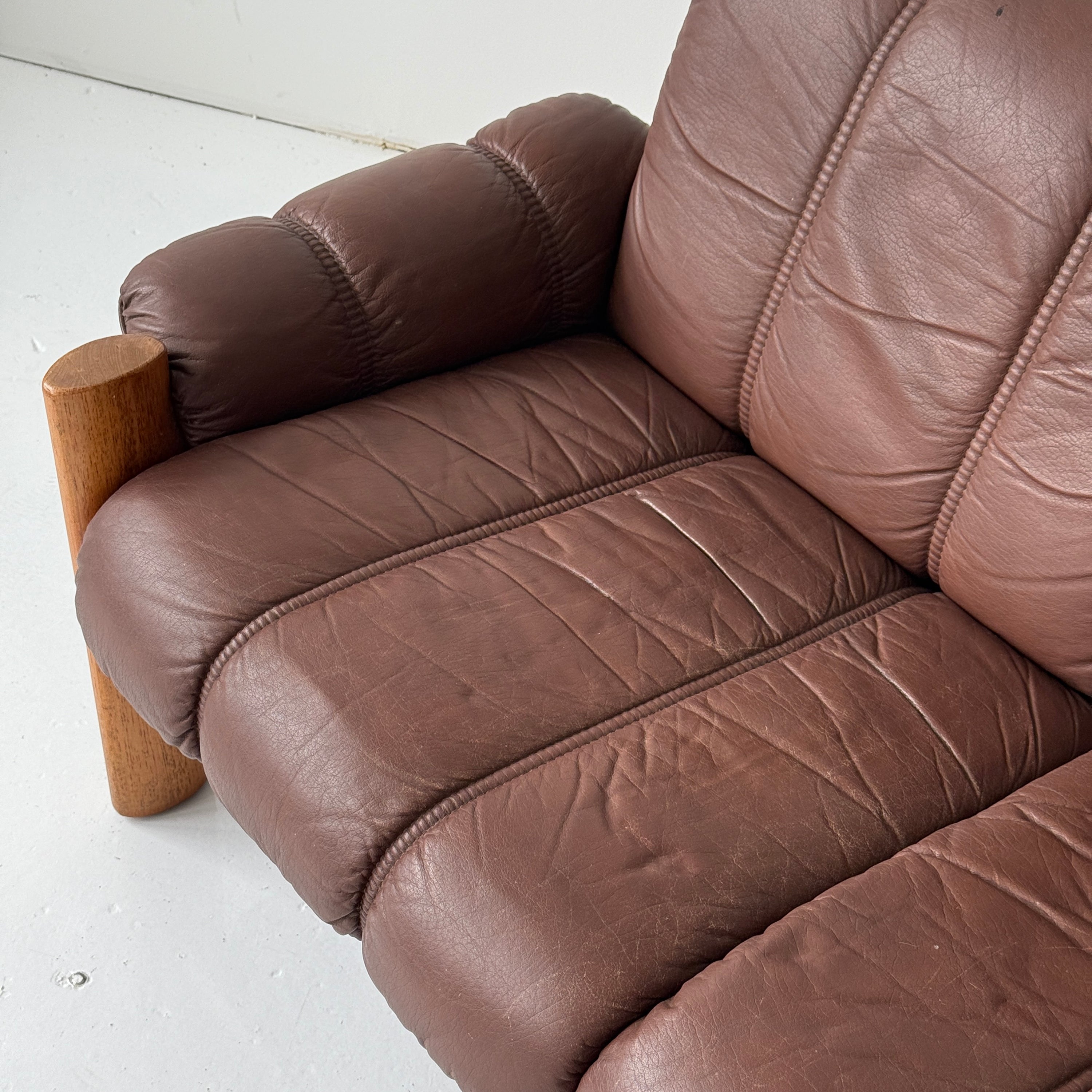 Leather Montana Settee by Ekornes