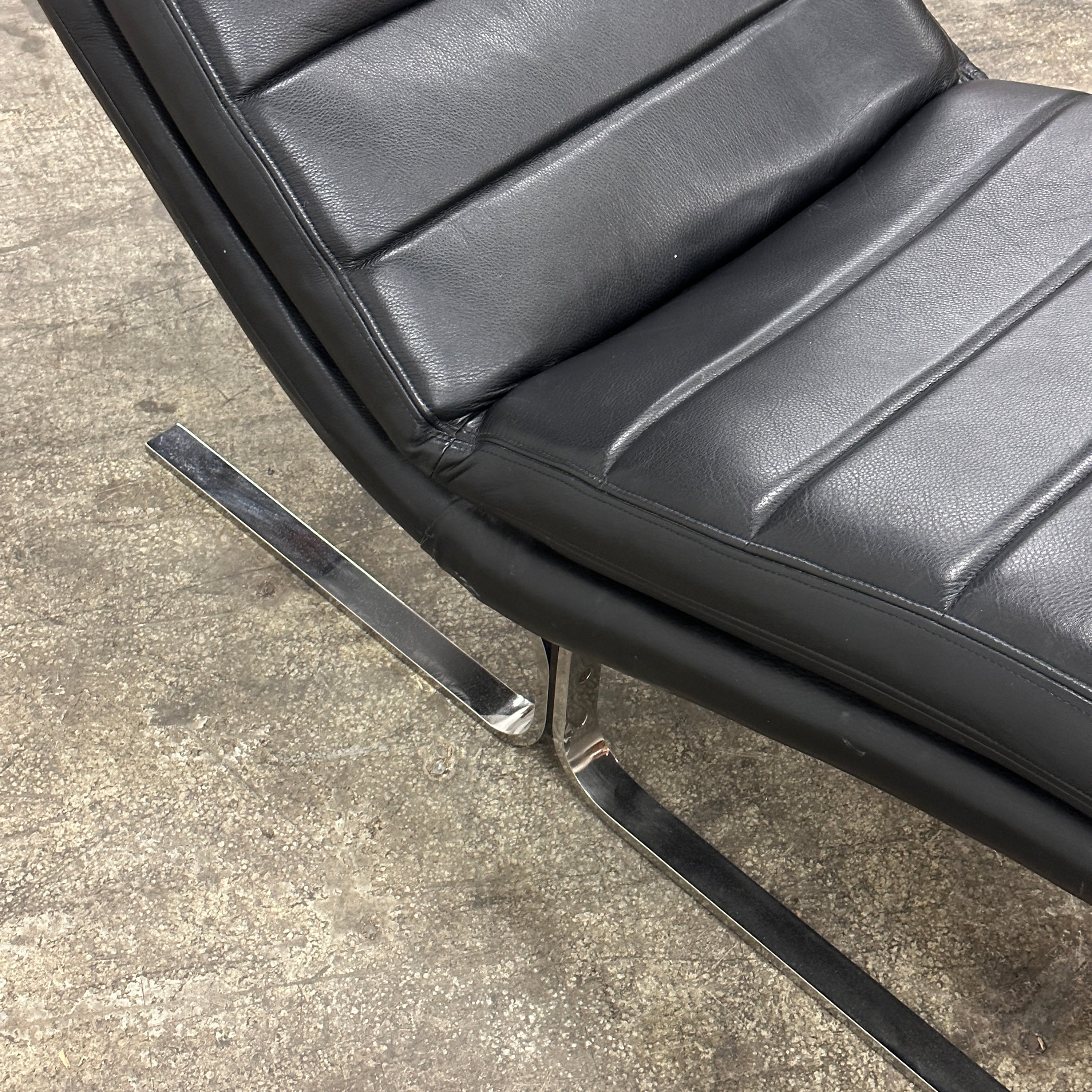 Postmodern Leather/Chrome Chaise by Brayton International