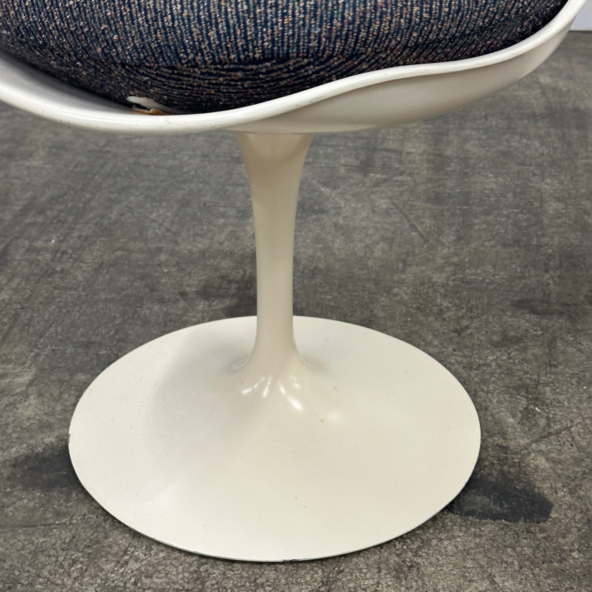 Tulip Chairs by Eero Saarinen for Knoll