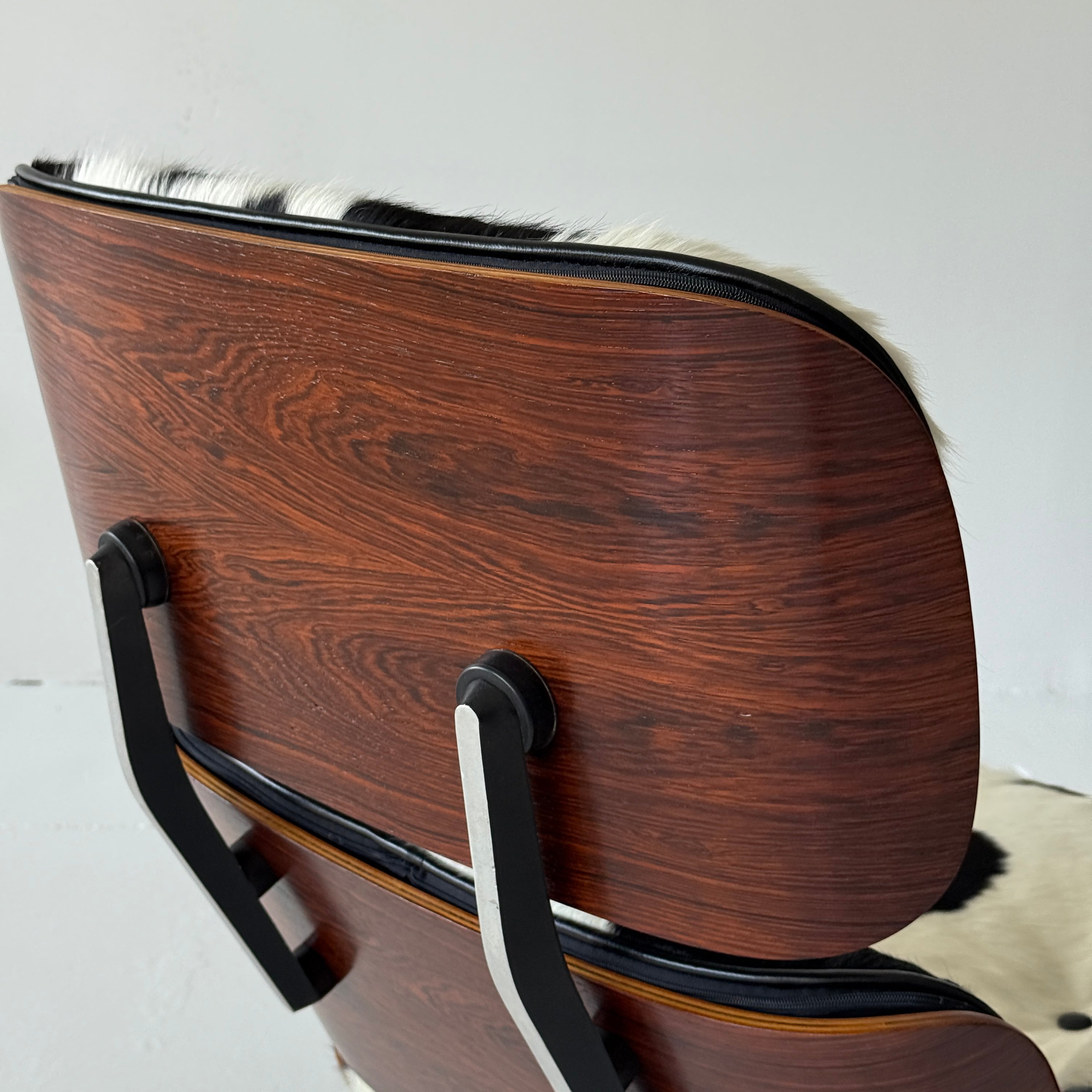 670 Lounge Chair in Cowhide by Charles & Ray Eames for Herman Miller