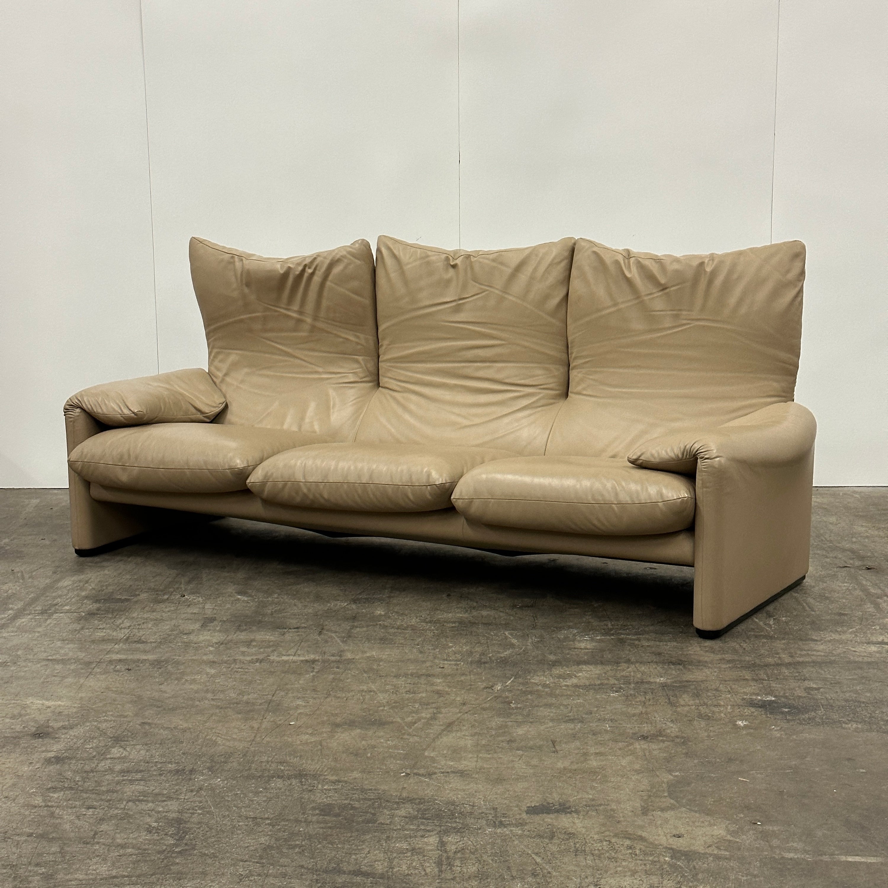 Maralunga Sofa by Vico Magistretti for Cassina