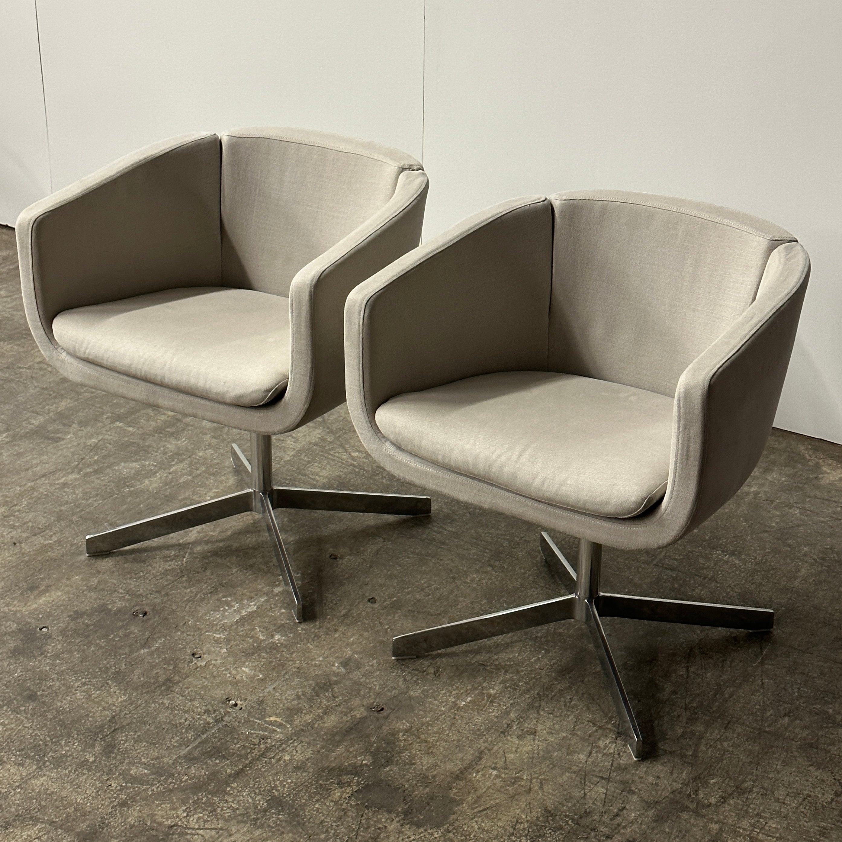 Tulip Sixty Swivel Chair by Jeffrey Bernett for B&B Italia
