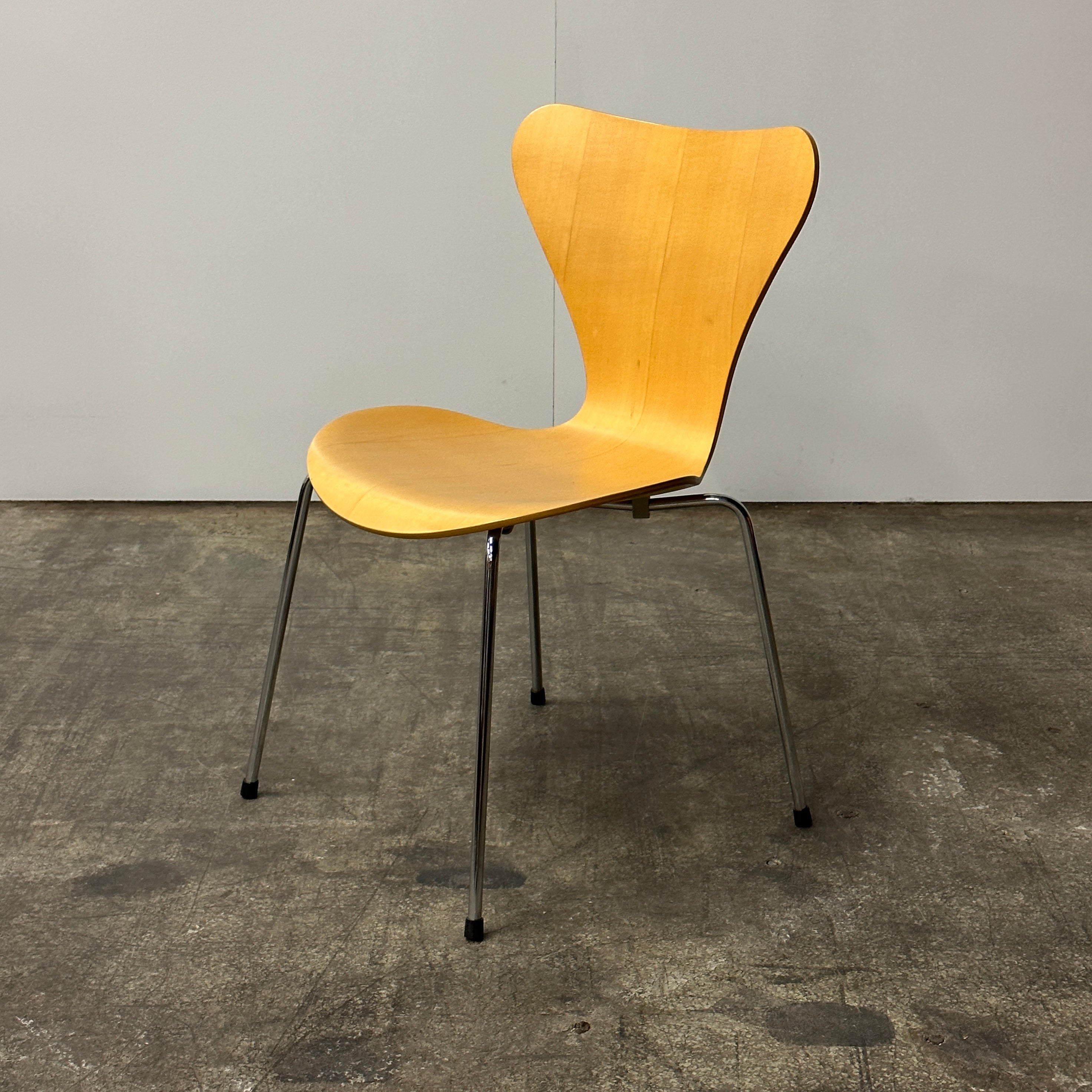 Series 7 Chair by Arne Jacobsen for Fritz Hansen
