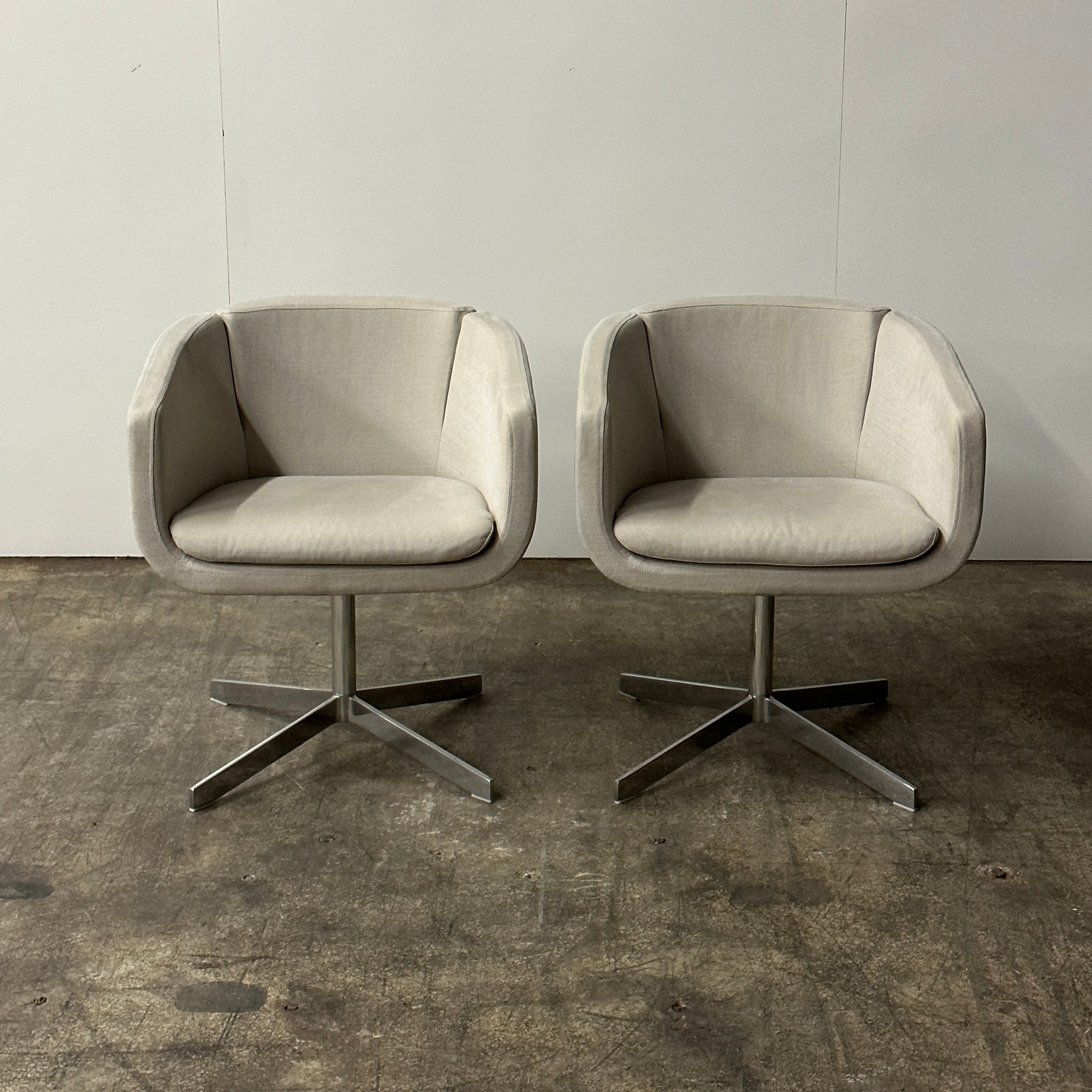 Tulip Sixty Swivel Chair by Jeffrey Bernett for B&B Italia