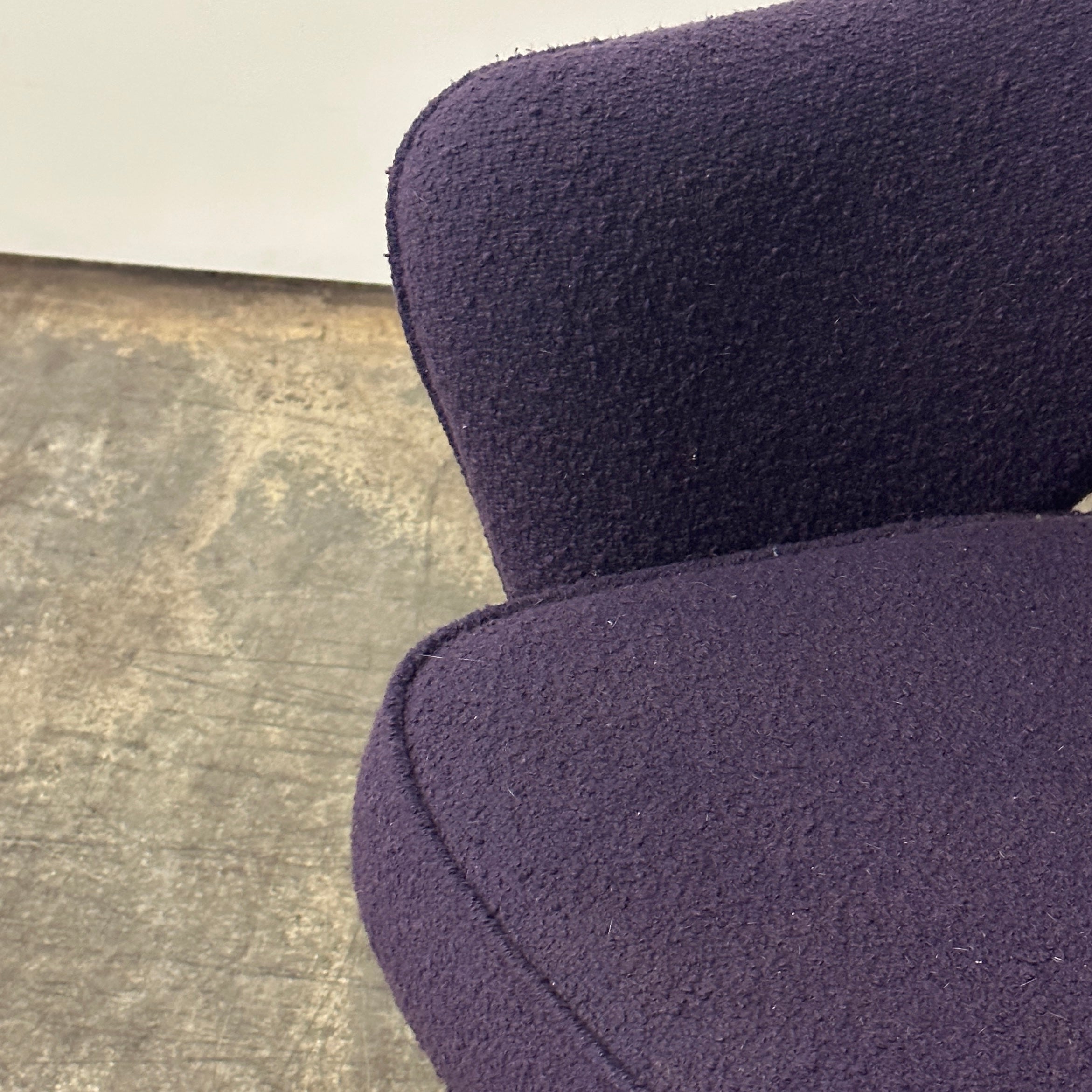 Executive Chair by Eero Saarinen for Knoll in Purple Boucle