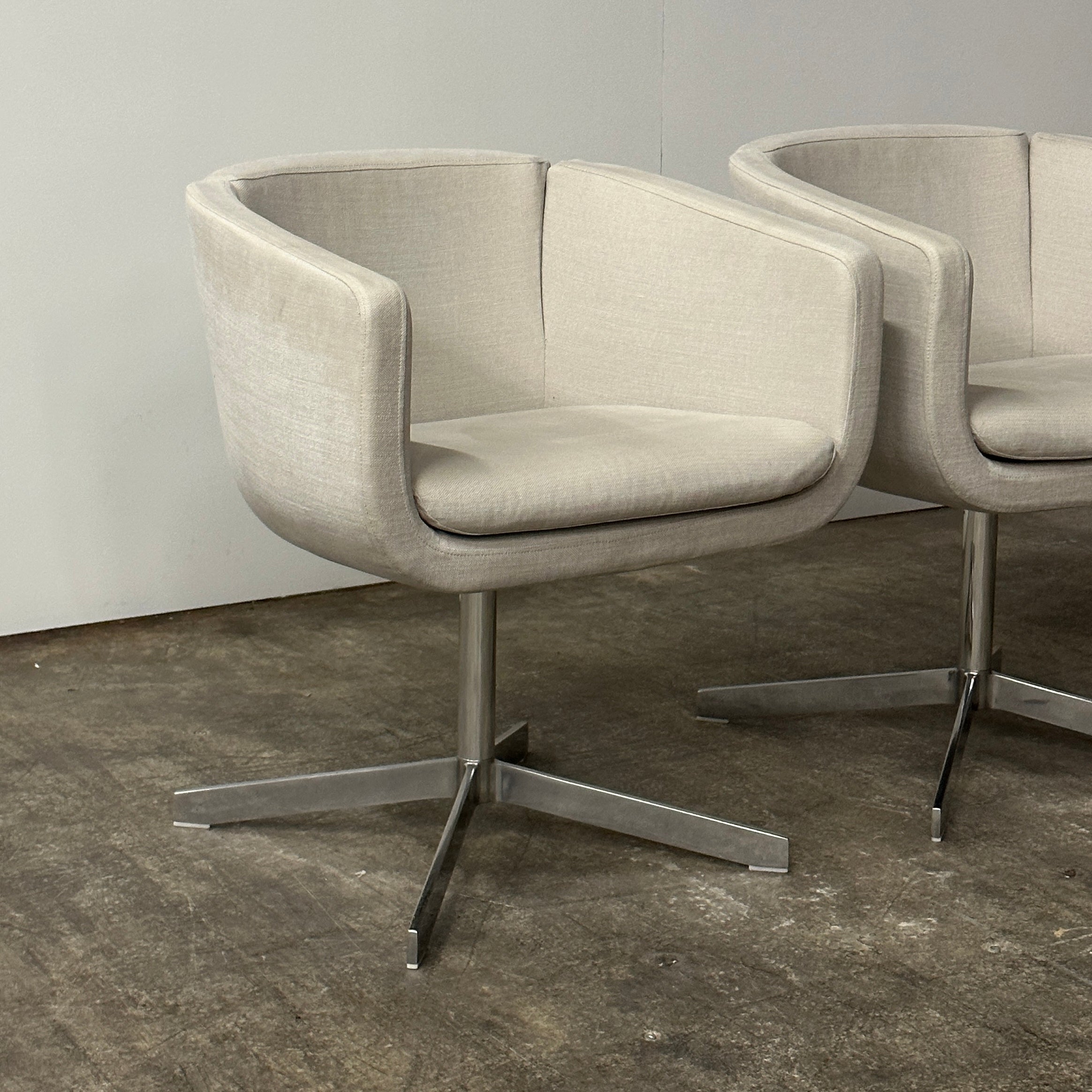 Tulip Sixty Swivel Chair by Jeffrey Bernett for B&B Italia