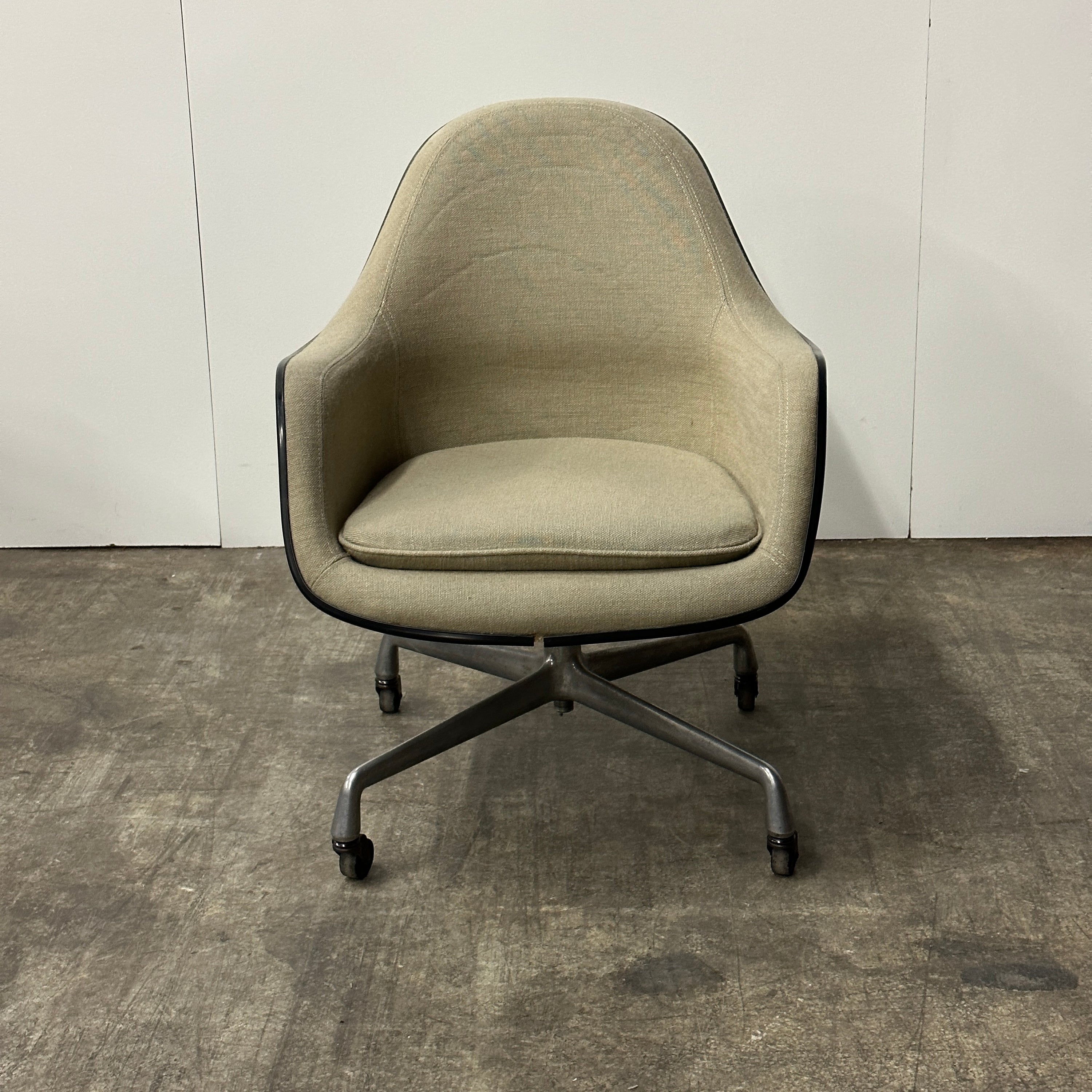 EA178 Loose Pad Chair by Charles and Ray Eames for Herman Miller