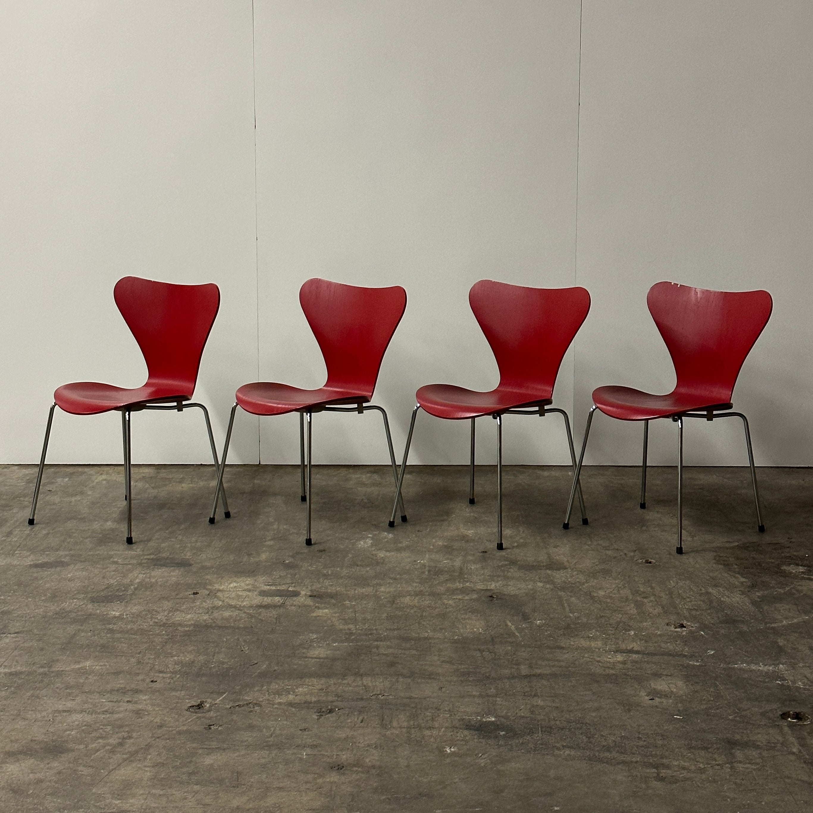Series 7 Chairs by Arne Jacobsen for Fritz Hansen