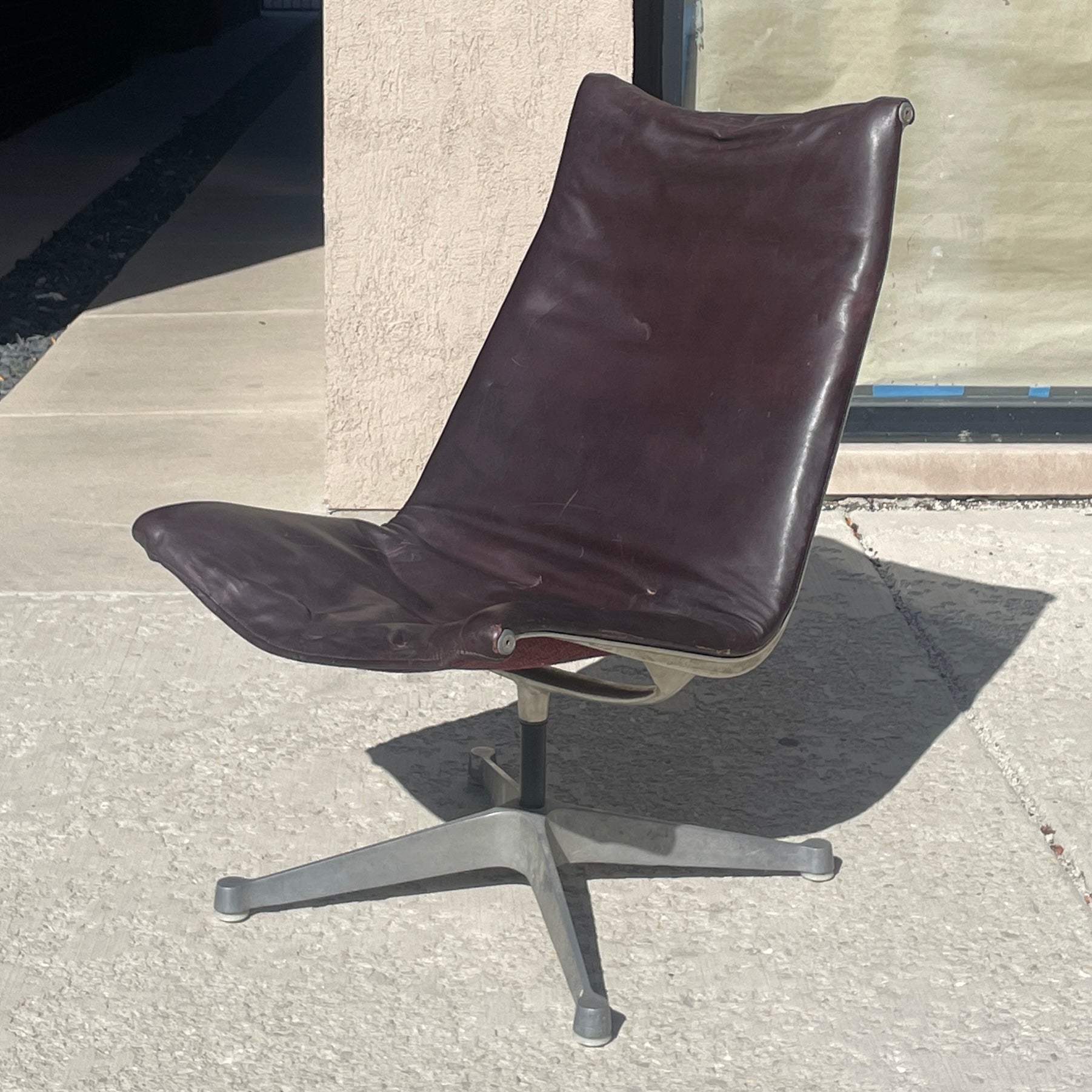 Eames Aluminum Group Lounge Chair by Herman Miller