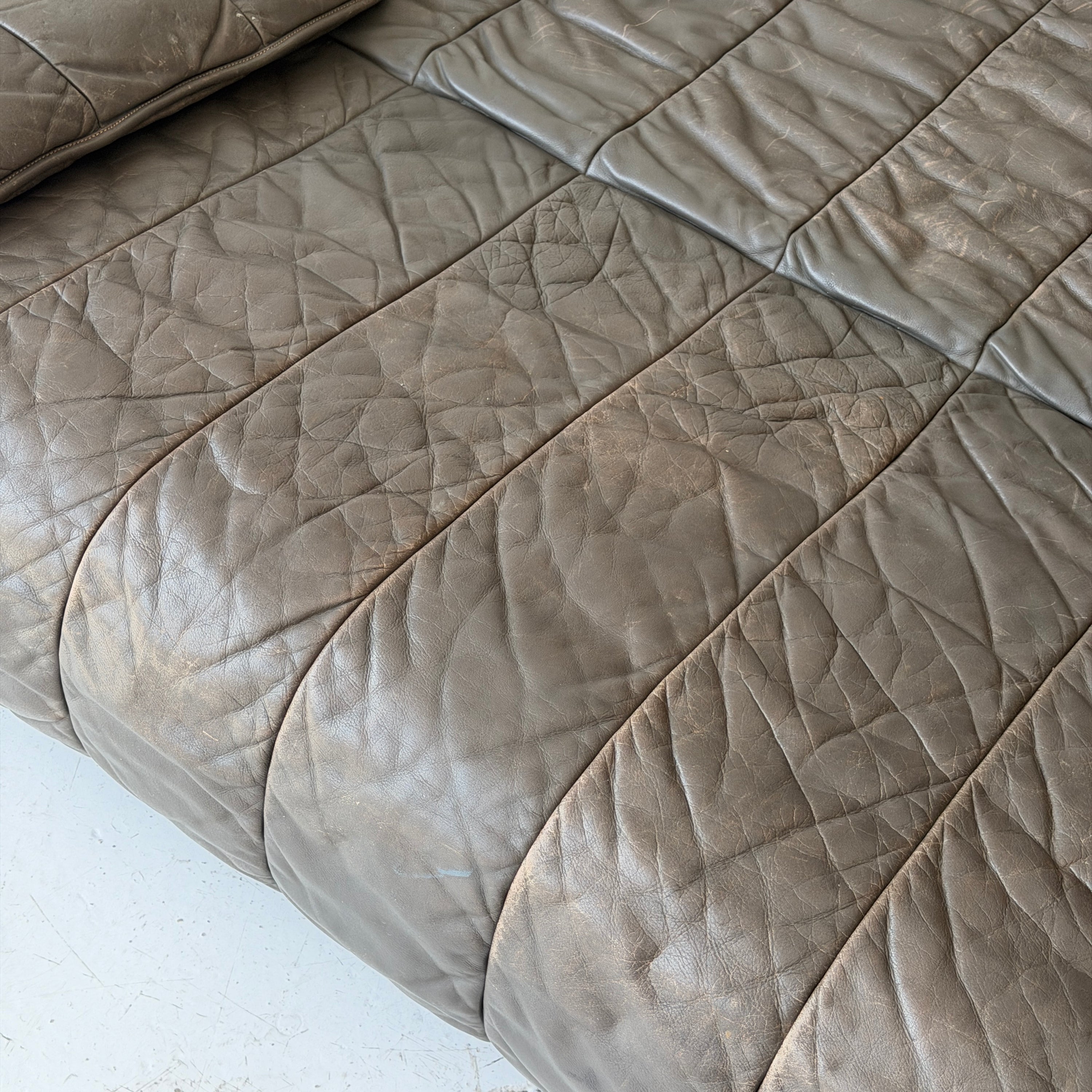 DS-69 Leather Sleeper Sofa by De Sede