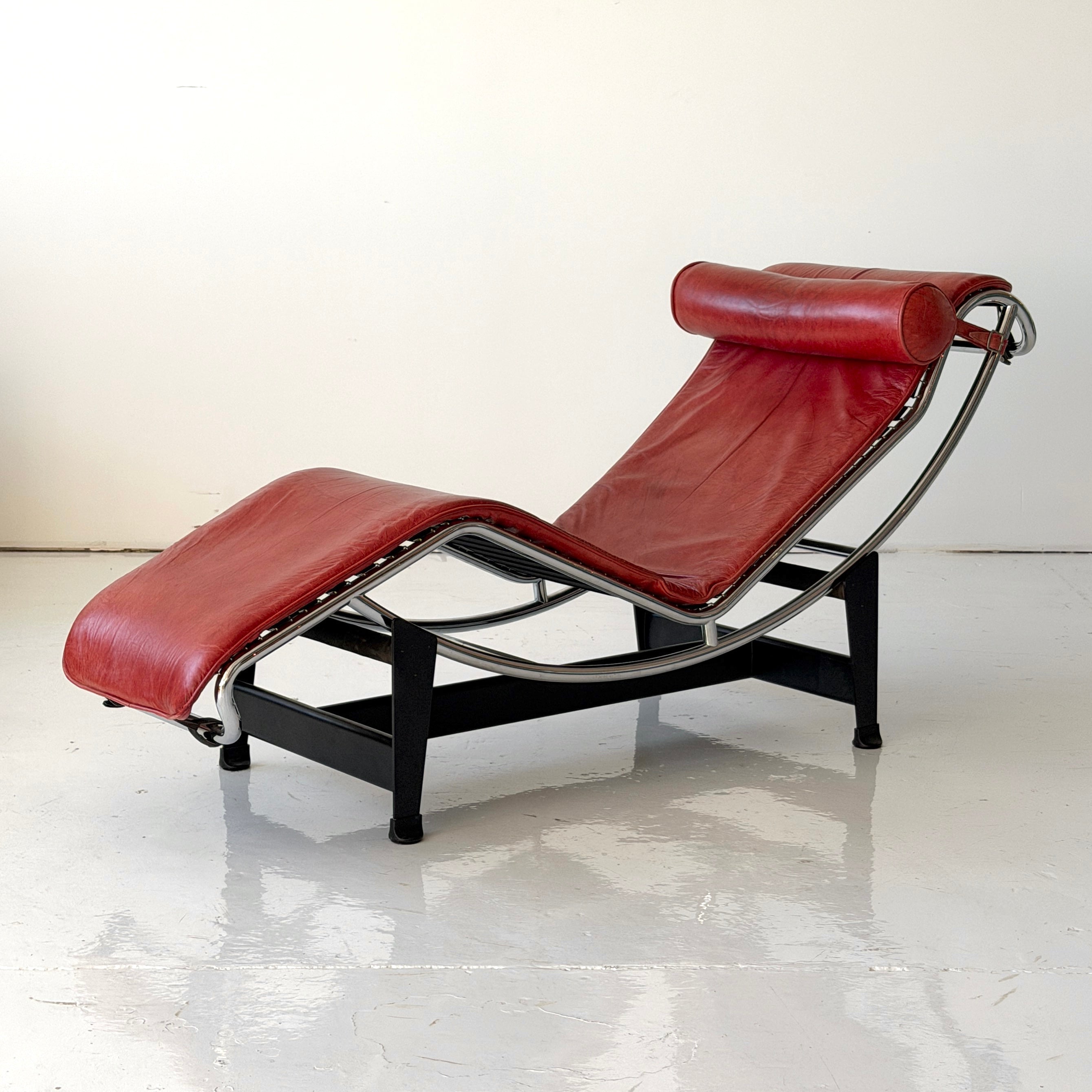 LC4 Leather Chaise by Le Corbusier, Pierre Jeanneret, and Charlotte Perriand for Cassina
