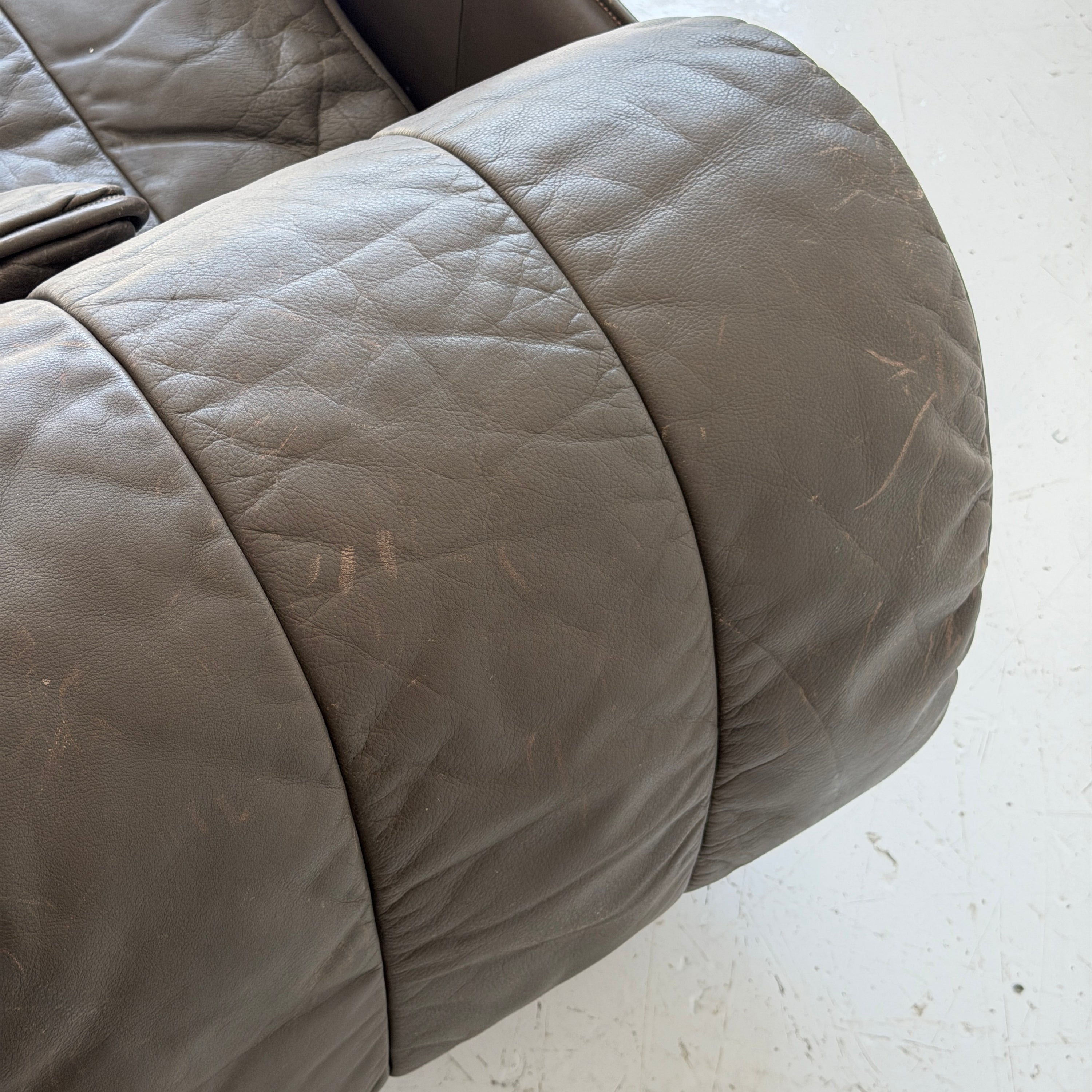 DS-69 Leather Sleeper Sofa by De Sede