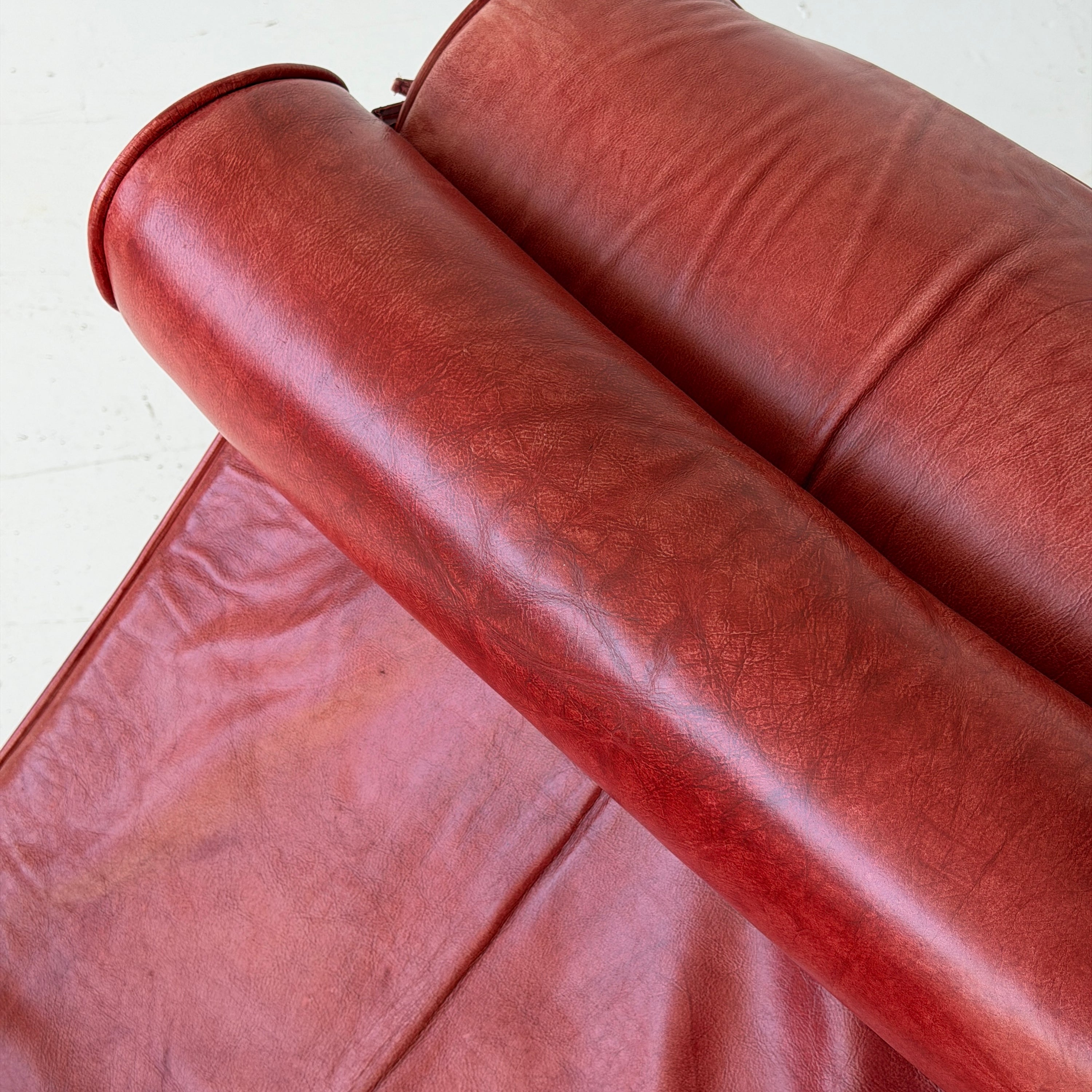 LC4 Leather Chaise by Le Corbusier, Pierre Jeanneret, and Charlotte Perriand for Cassina