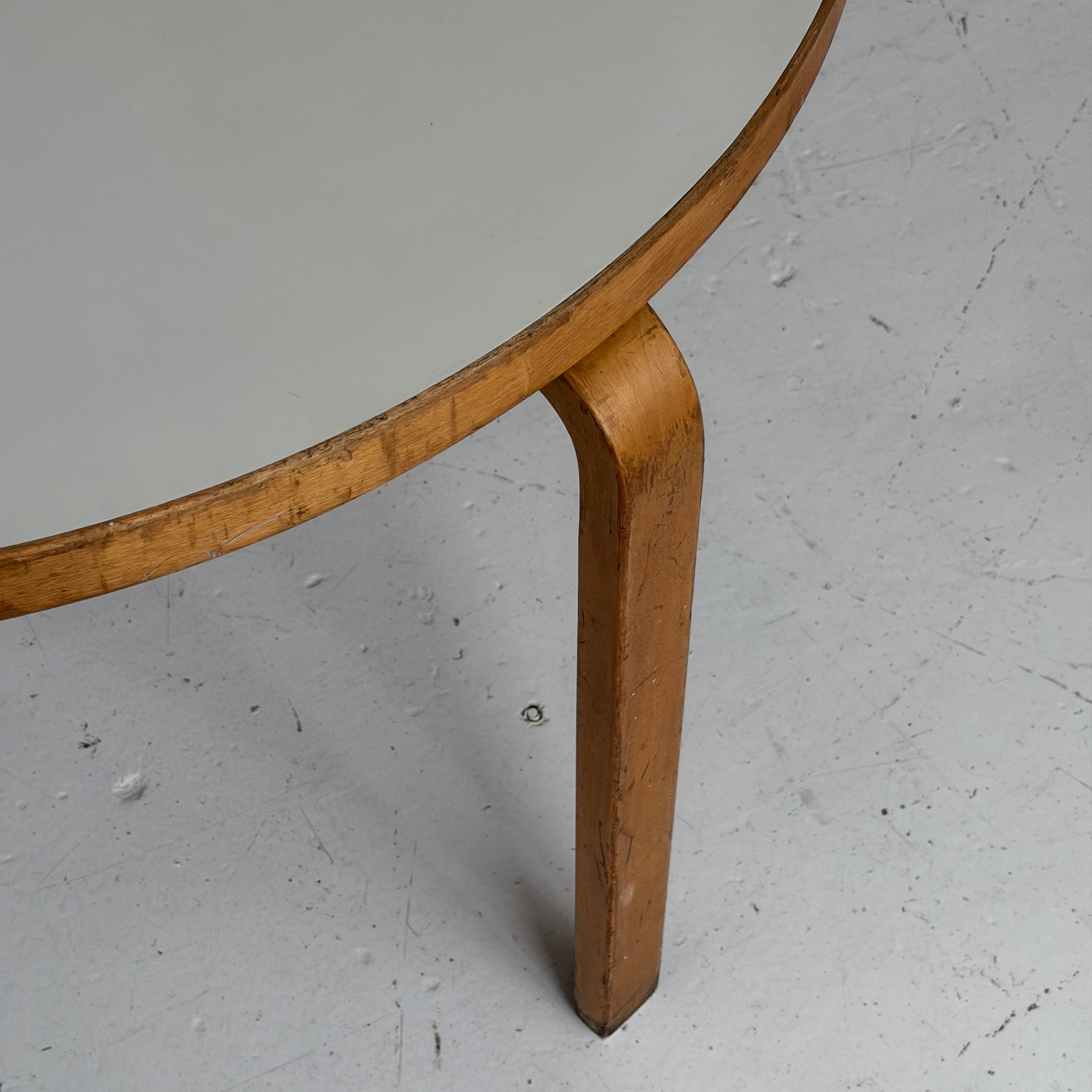 Round White Dining Table by Alvar Aalto for Artek