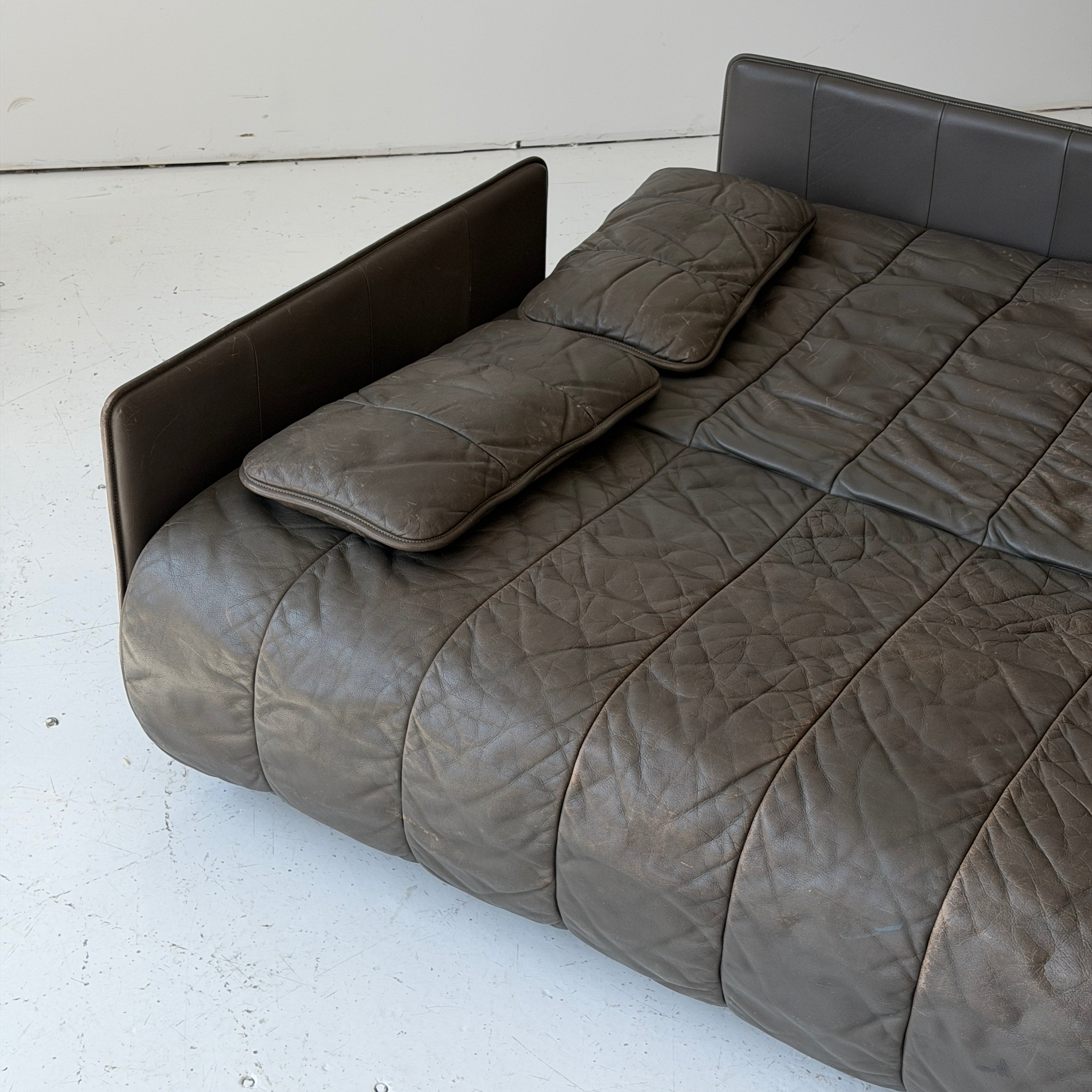 DS-69 Leather Sleeper Sofa by De Sede