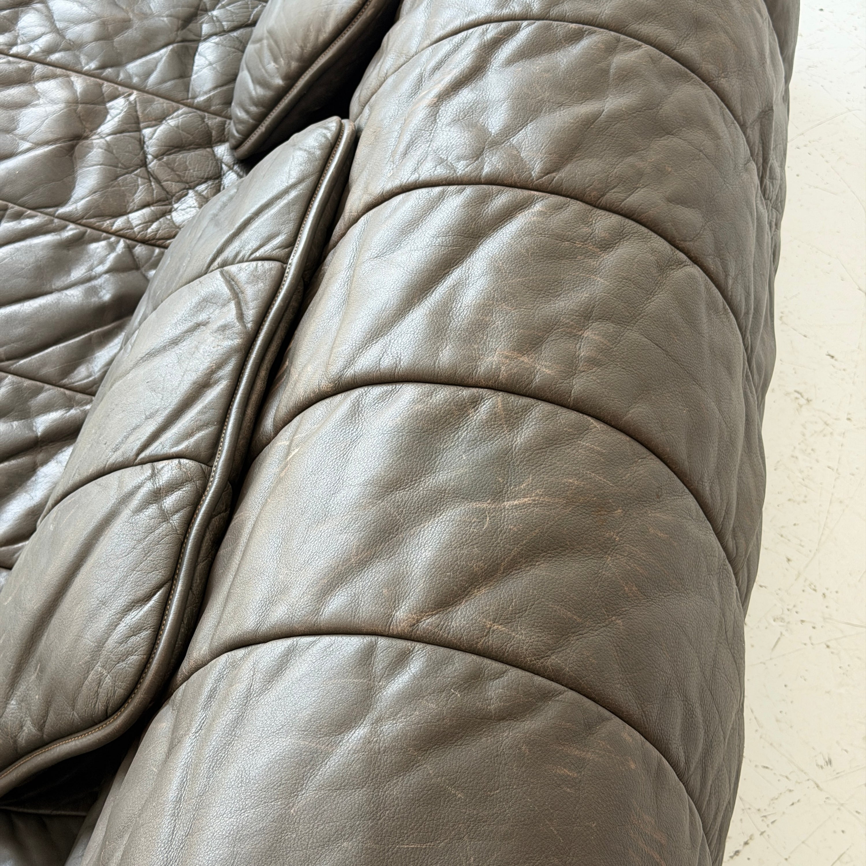 DS-69 Leather Sleeper Sofa by De Sede
